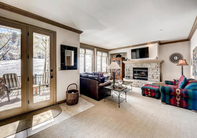 3 Bedroom Luxury Ski-Inski-Out Condo At Highlands Slopeside Beaver Creek view 4