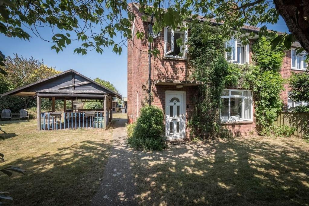 Number 27, Alderton