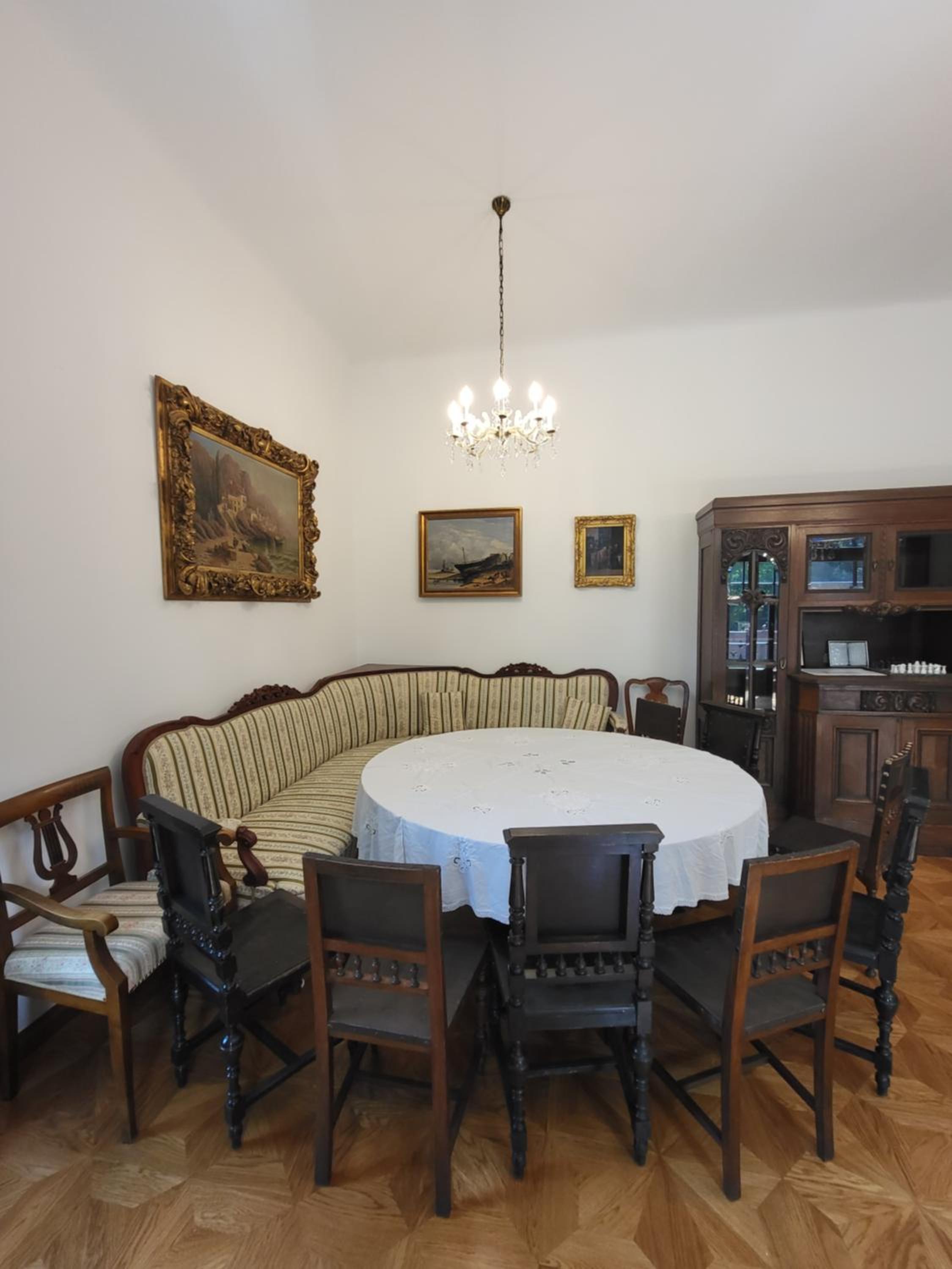 Villa Musik - apartments in historical Villa , Baden