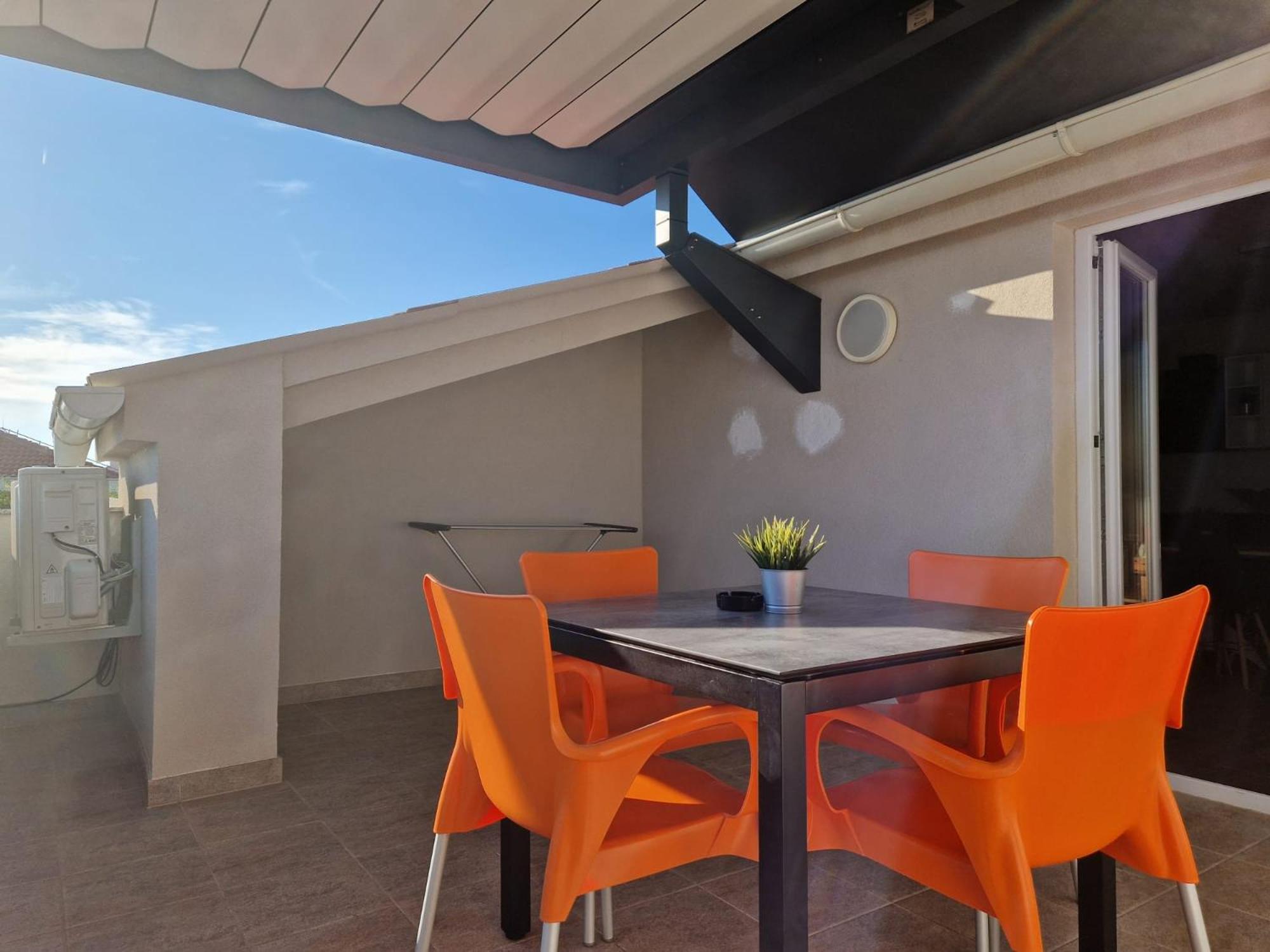 Photo 52
