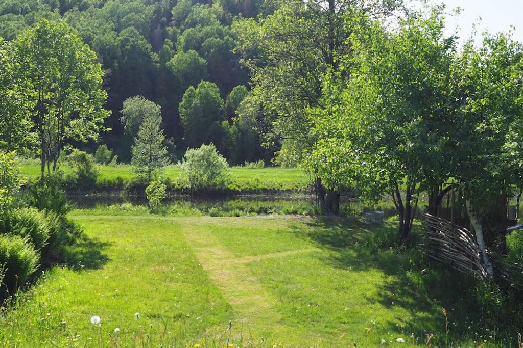 Riverside Bliss Cozy Apartment near Tvedestrand