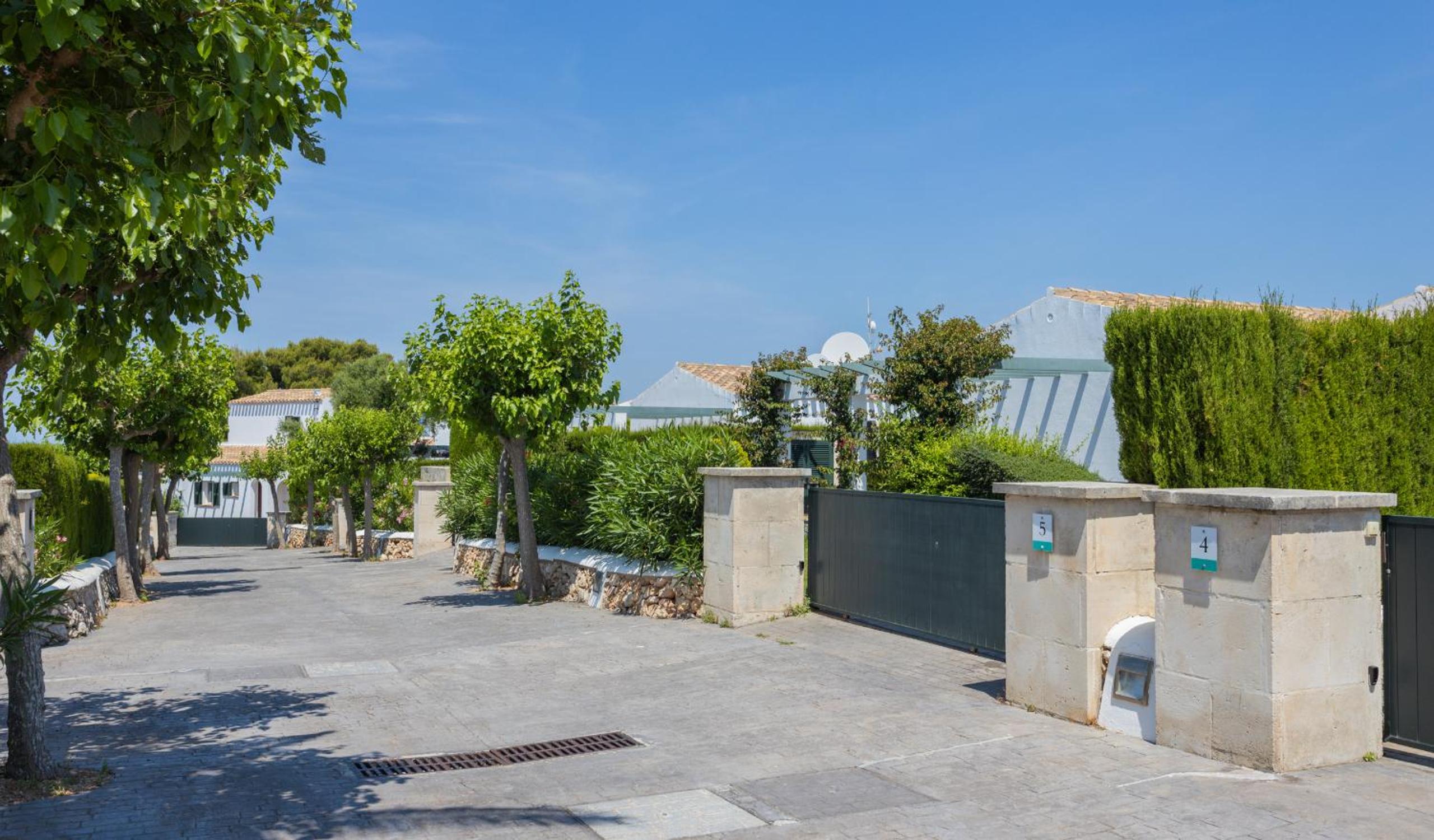 Villas Finesse By MENORCARENTALS