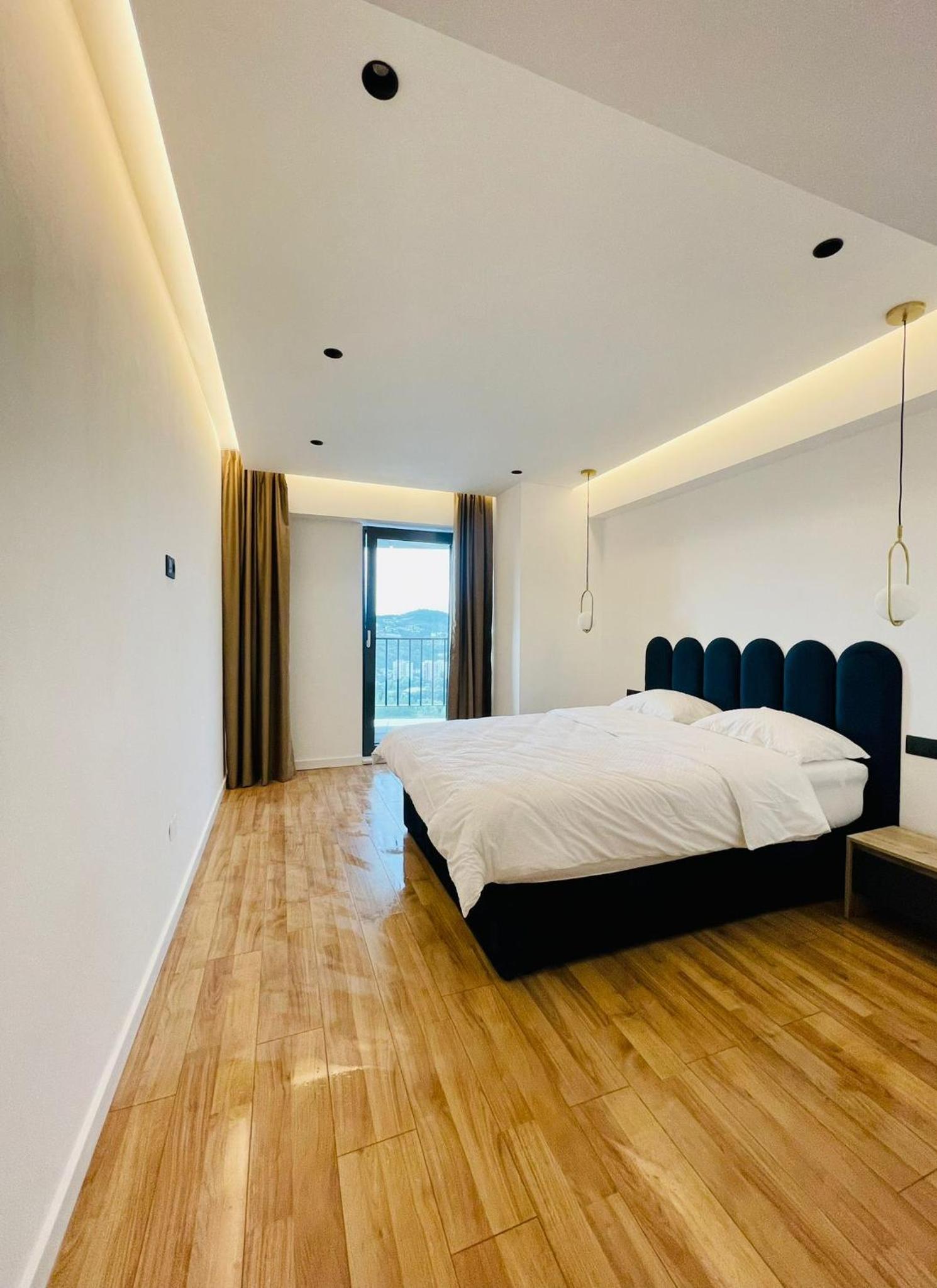 19th floor Apartment