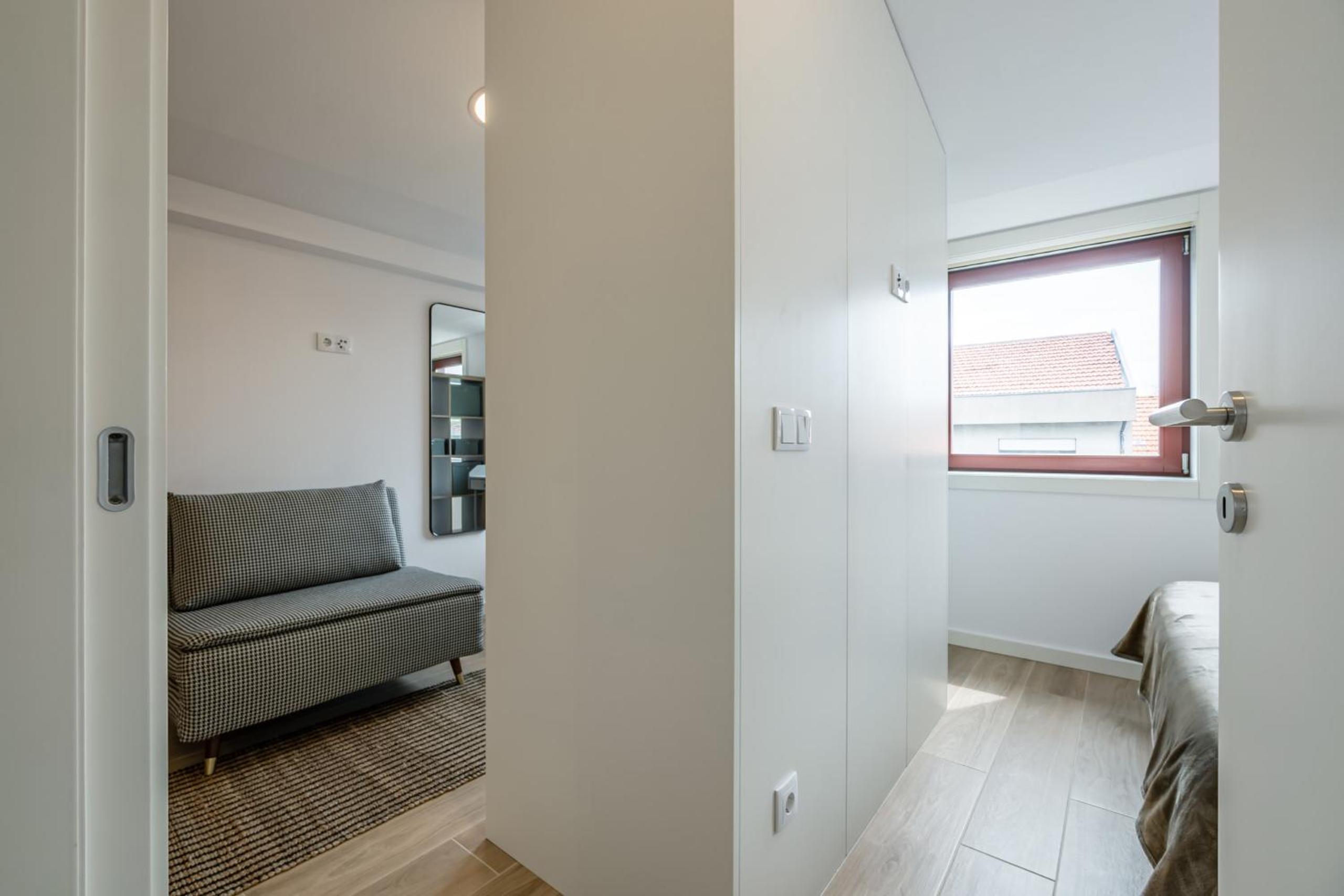 Nomads Lux - 1BDR Charming Top Floor Porto view 2