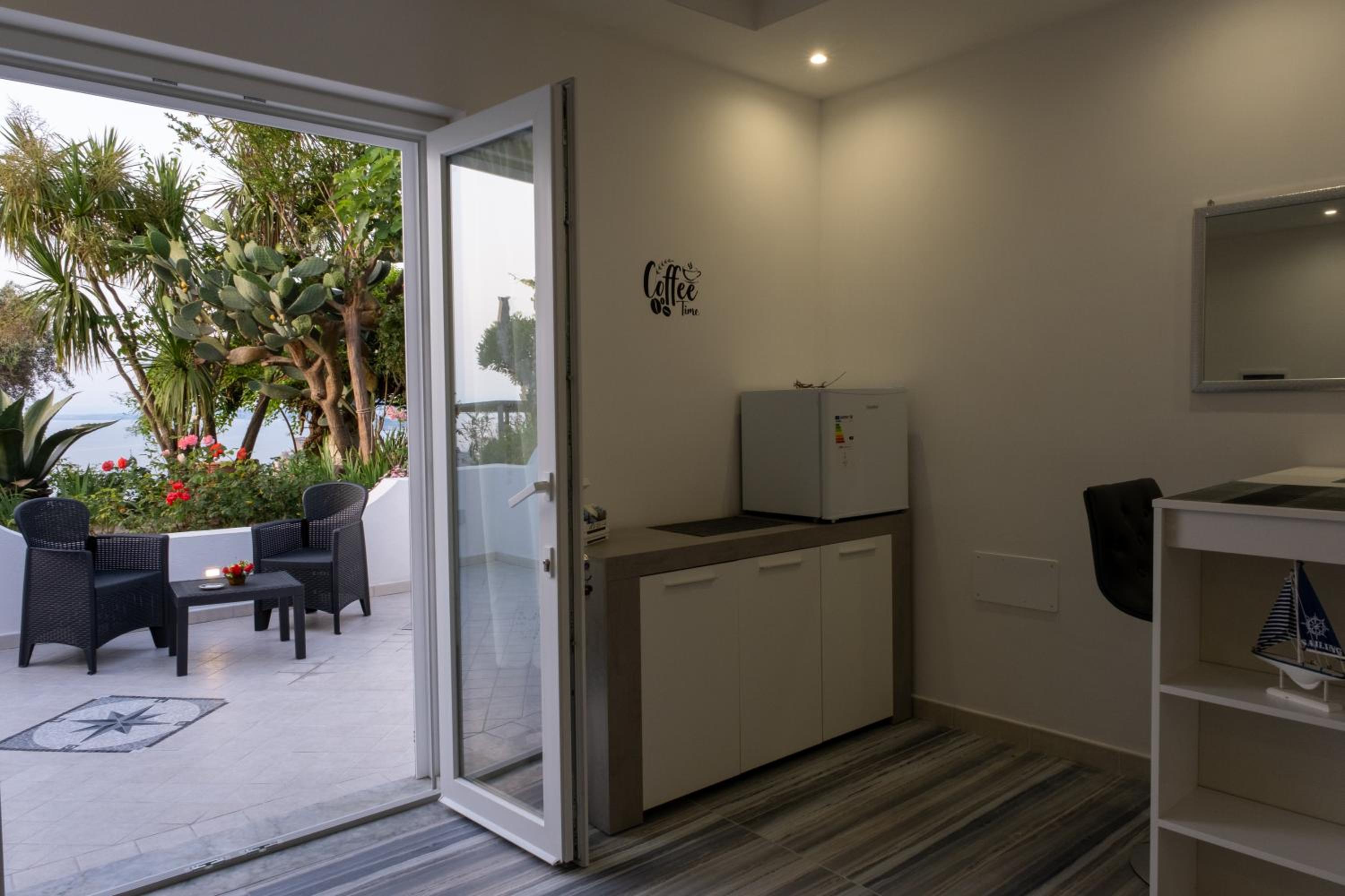 Barracuda Suite Sea View & Dinner Experience