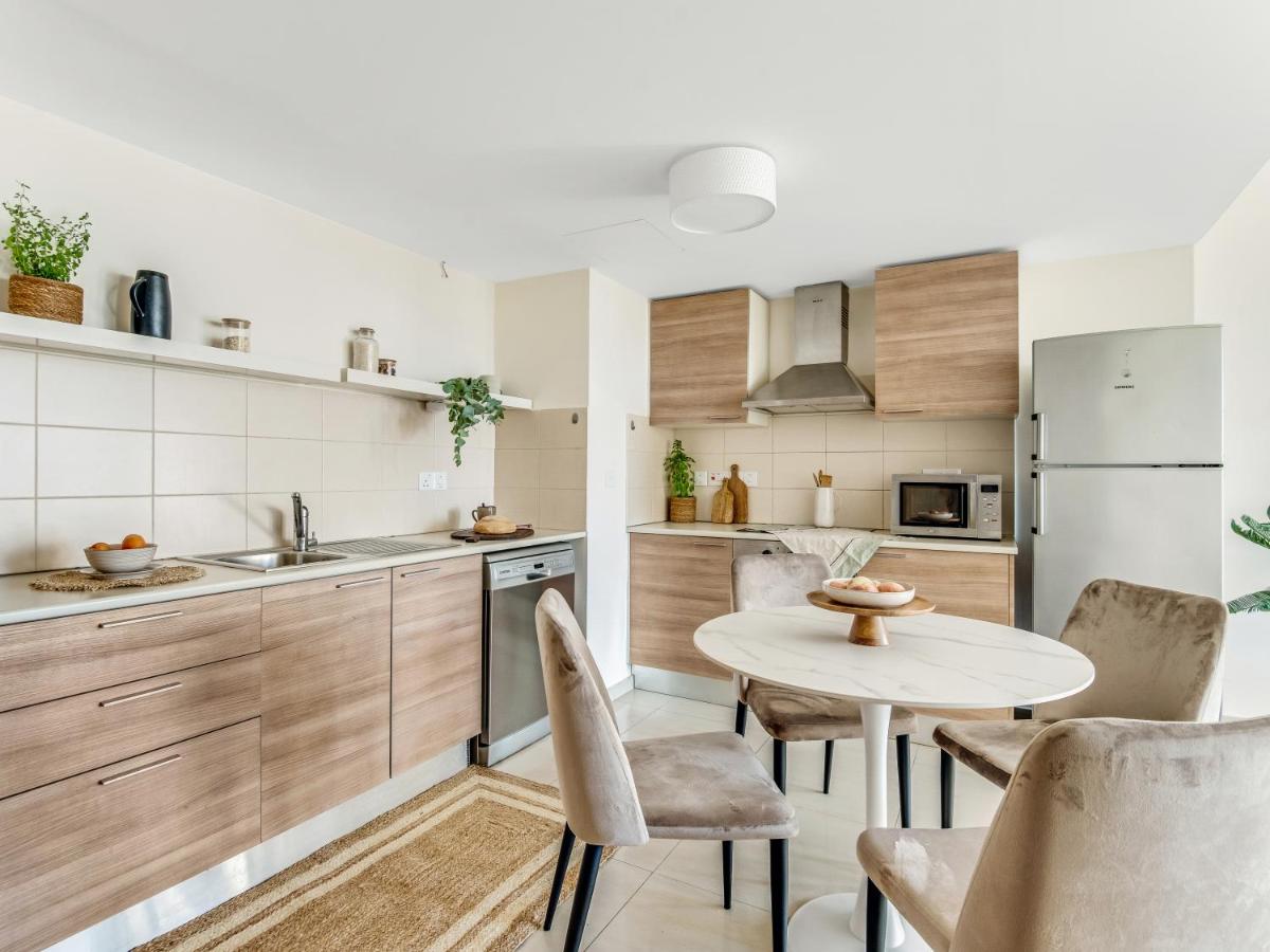 Sanders Marathon - Cute 2-Bedroom Apartment with Shared Pool