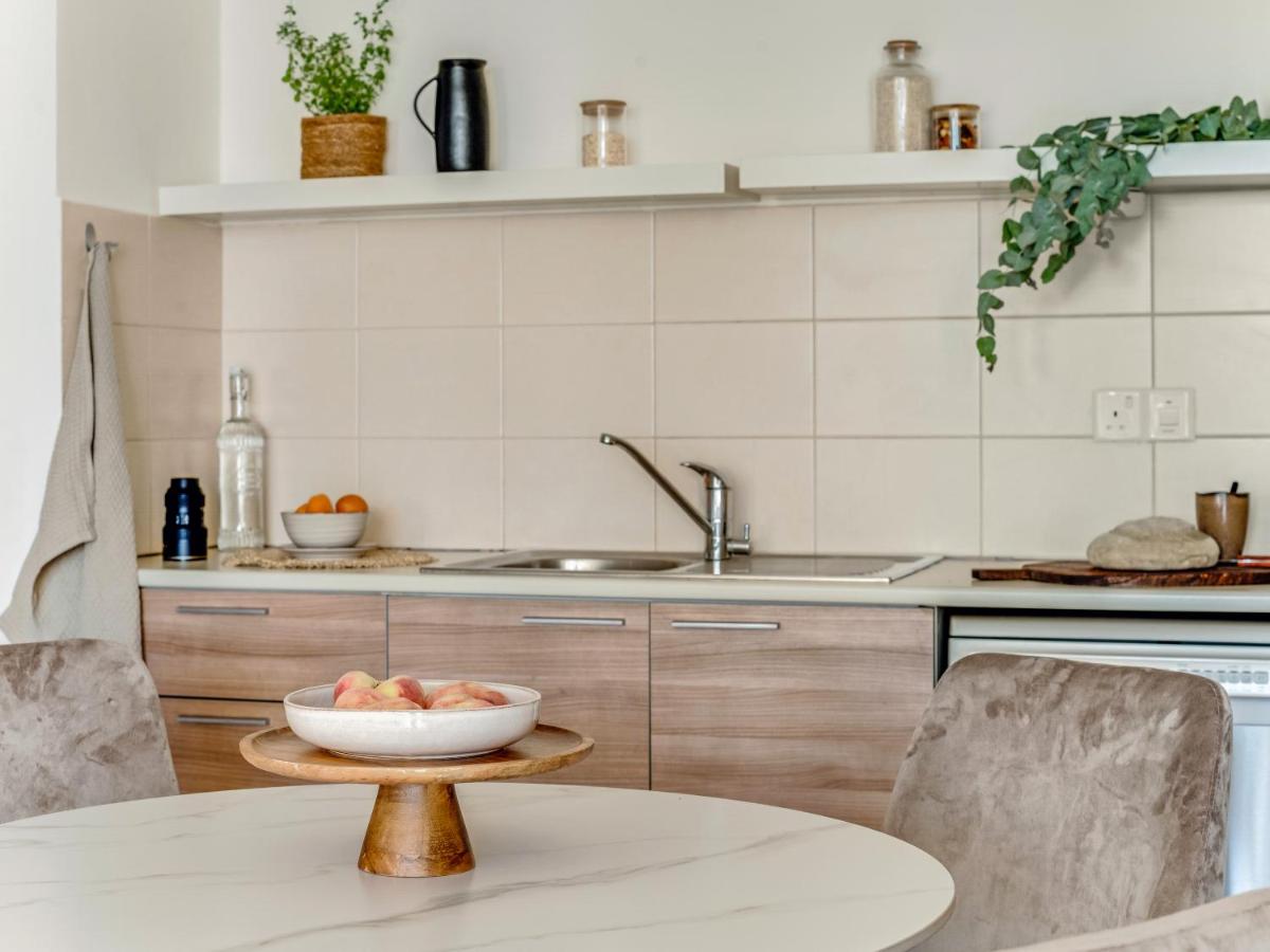 Sanders Marathon - Cute 2-Bedroom Apartment with Shared Pool