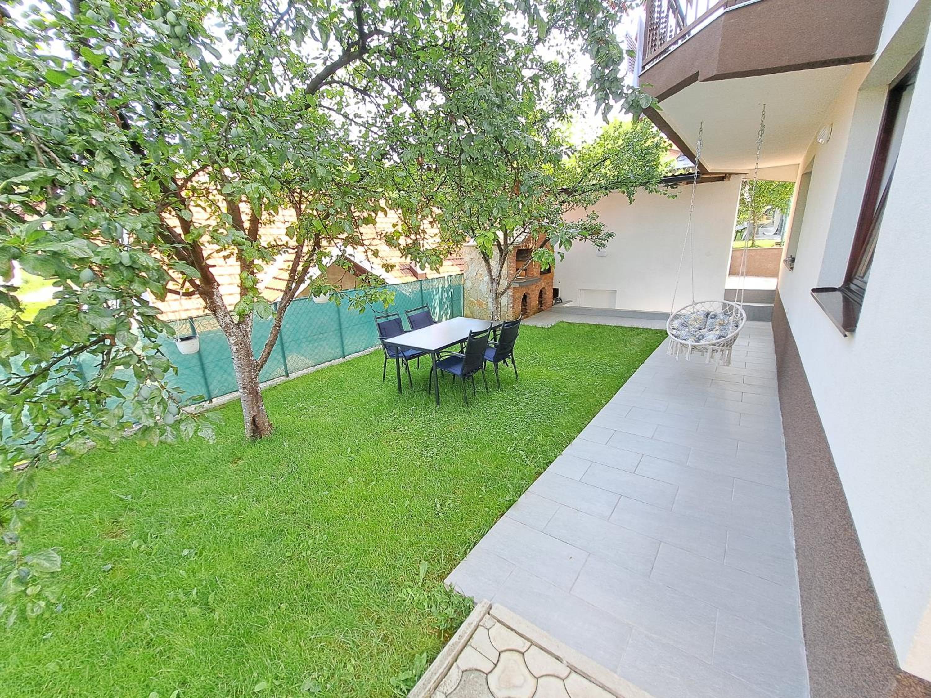 Silver Apartment