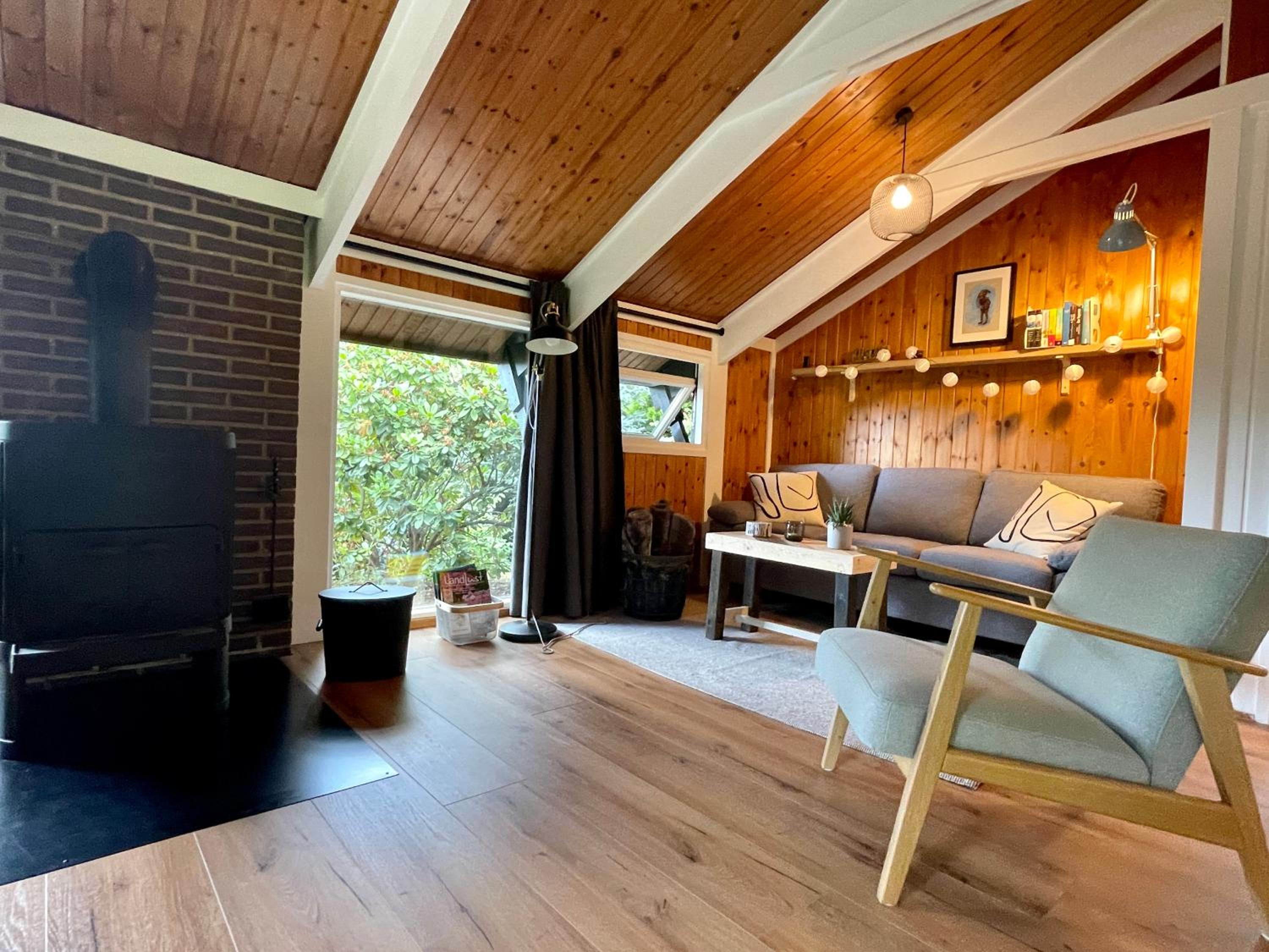 Ferienhaus Kleine Auszeit in der Natur mit Kamin, Yogamatten, schöne Küche