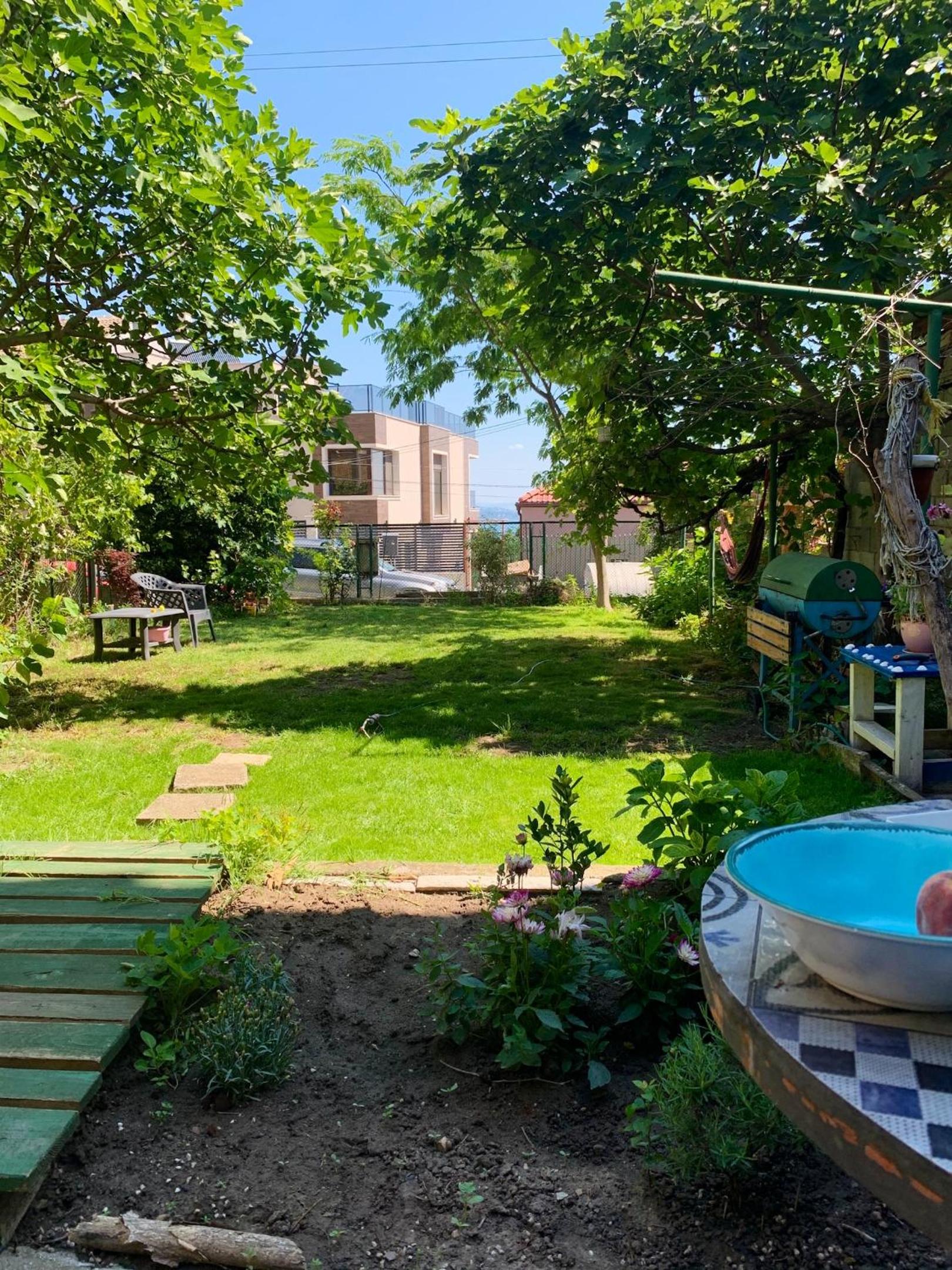 Welcoming house in Varna with sea view