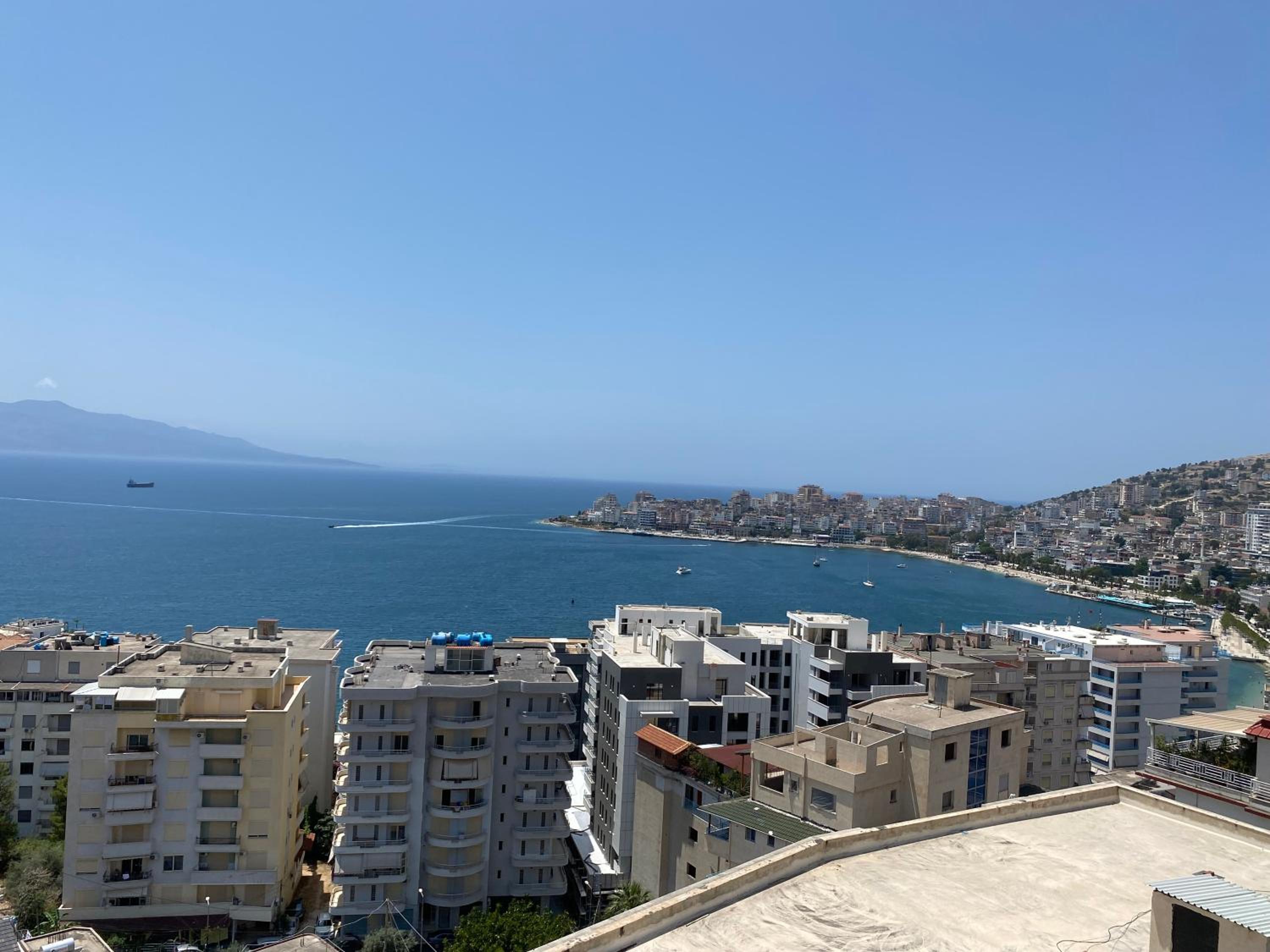 Breeze cuddling your holidays photo 3