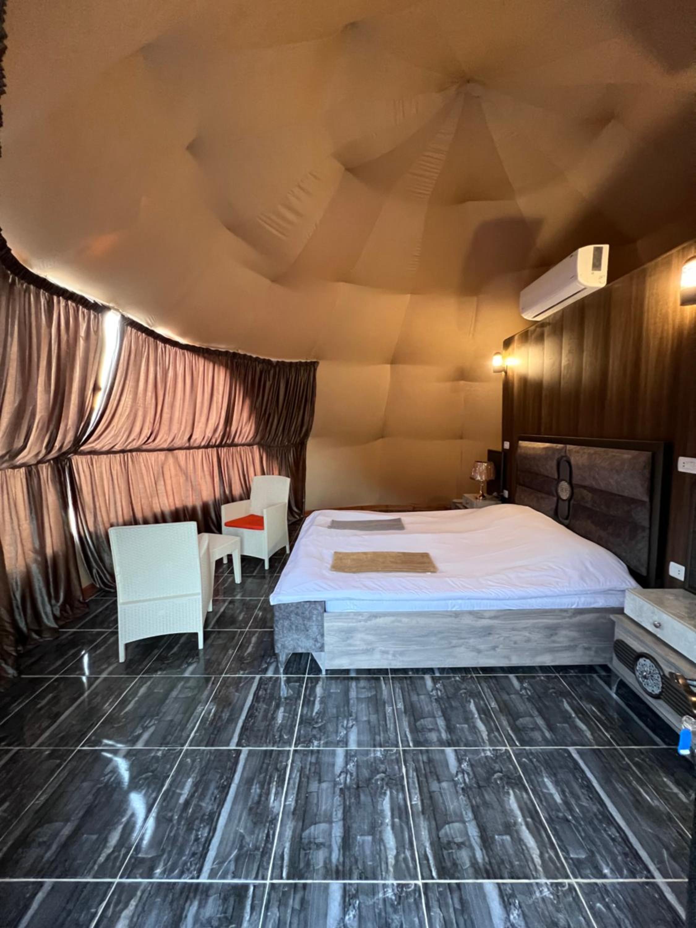 Orbit camp