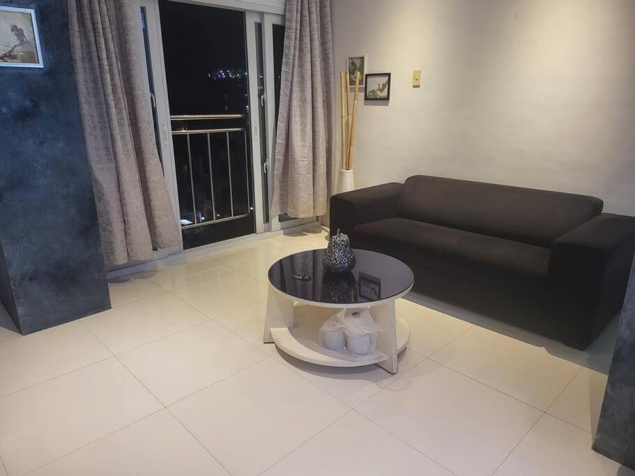 Sheryll Escapes - Kandi Posh 1BR with King bed, fibre Wi-Fi & Free housekeeping view 3