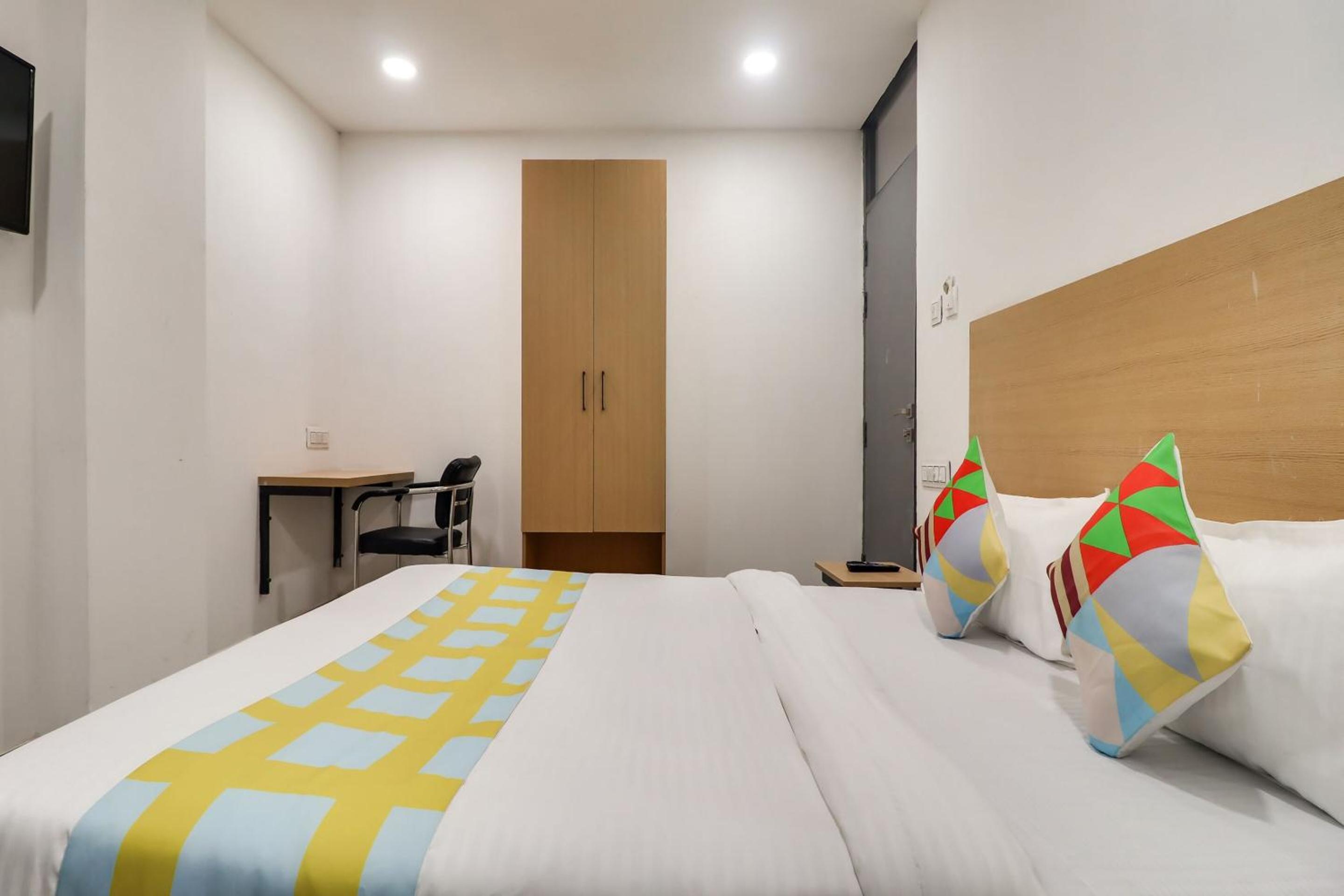 Hotel O Basera Homes Jankipuram