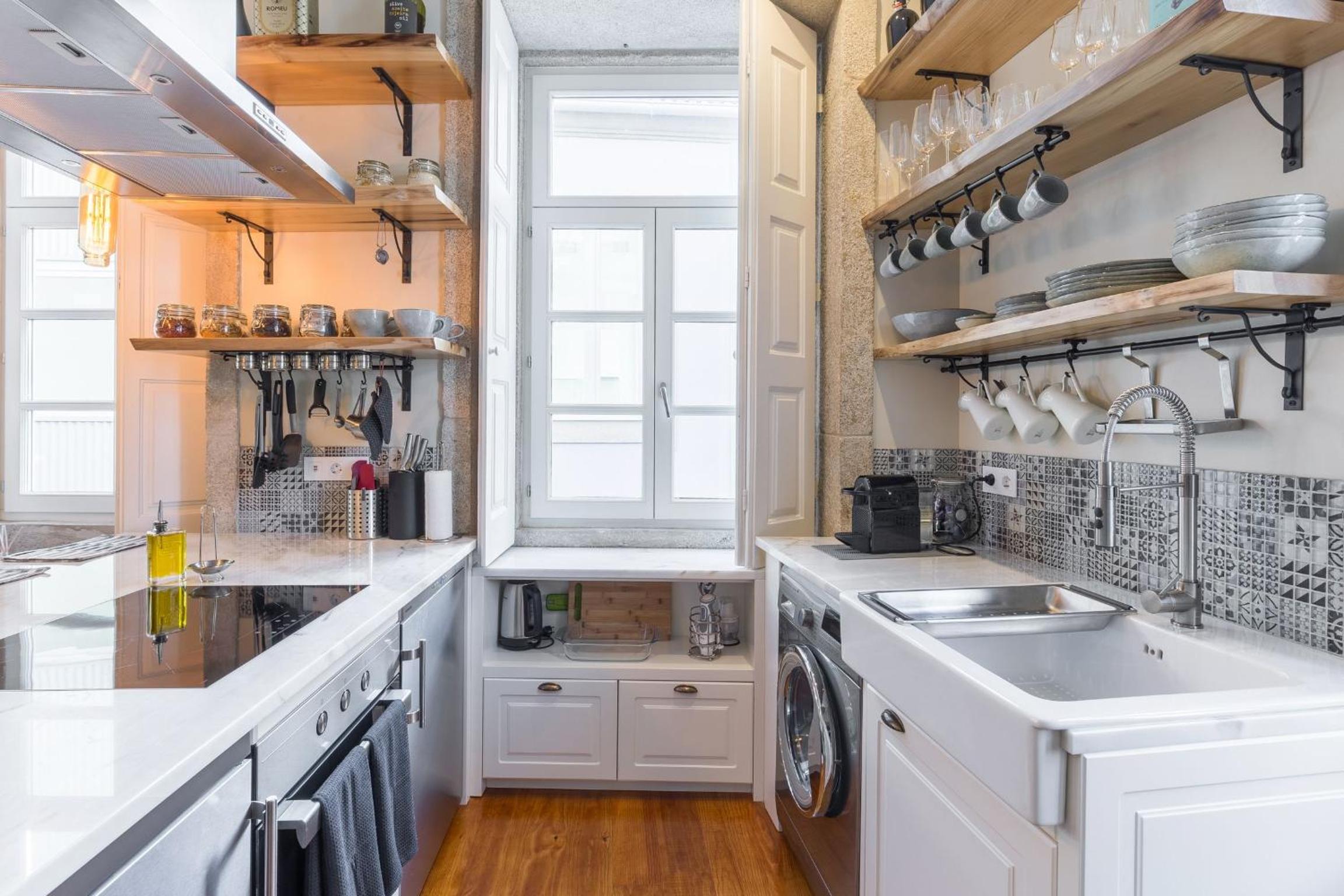 Elegant 2BR Duplex in City Center by LovelyStay view 2