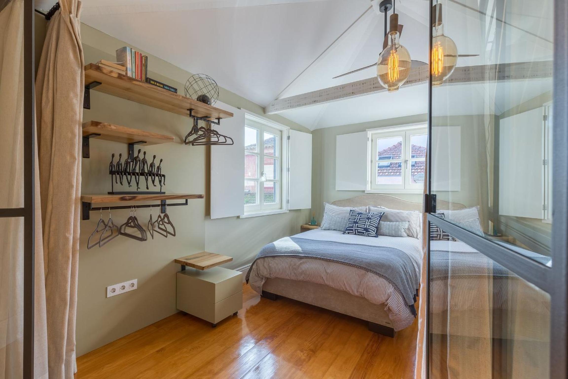 Elegant 2BR Duplex in City Center by LovelyStay view 5