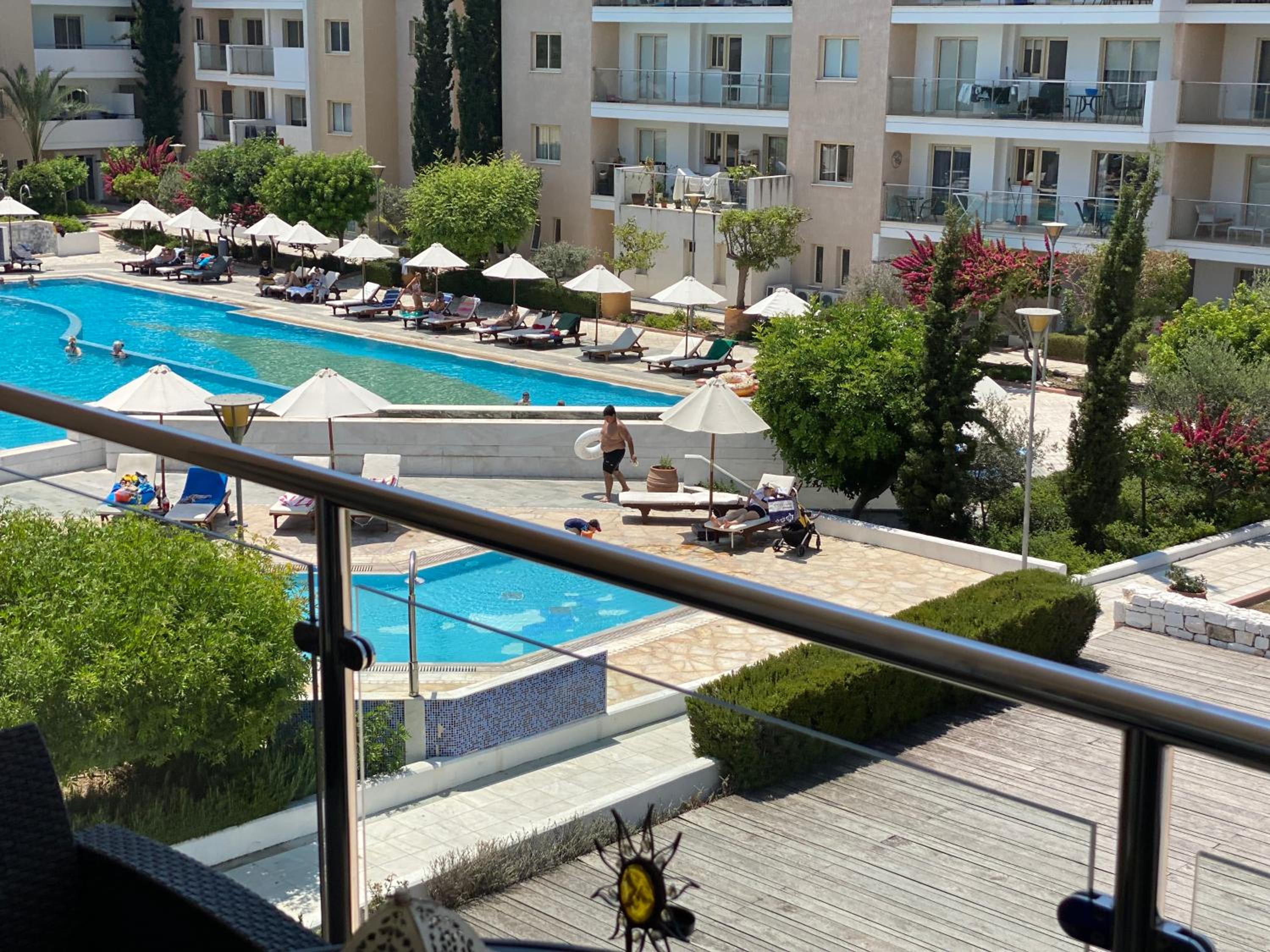 Elysia Park pool view apartment