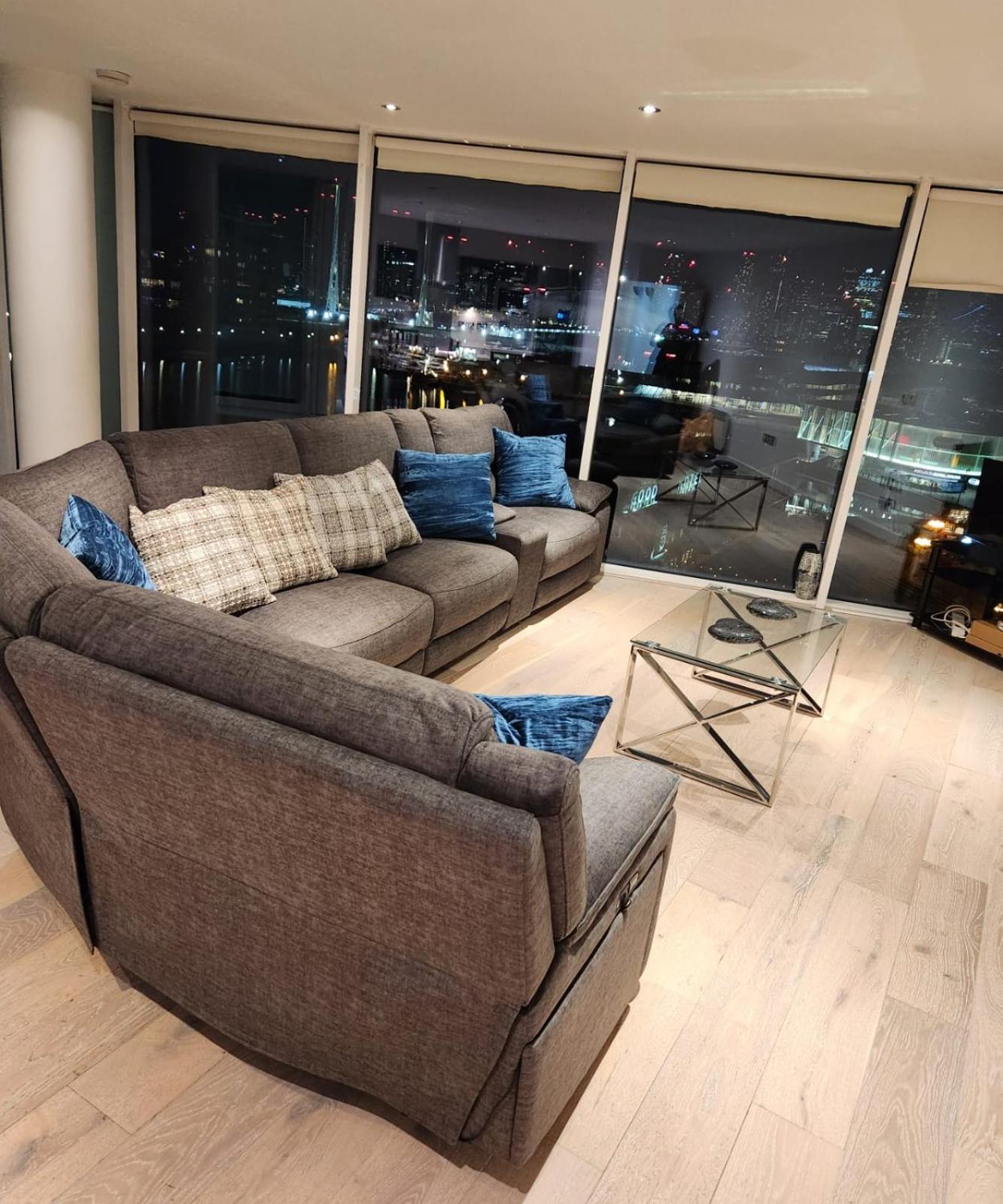 Luxury 2 Bed Apartment EXCEL London