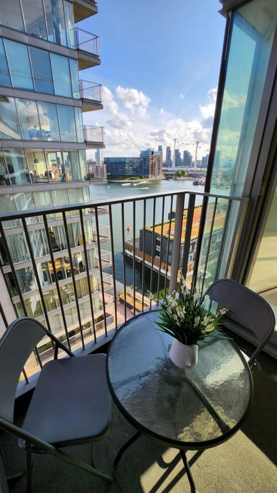 Luxury 2 Bed Apartment EXCEL London