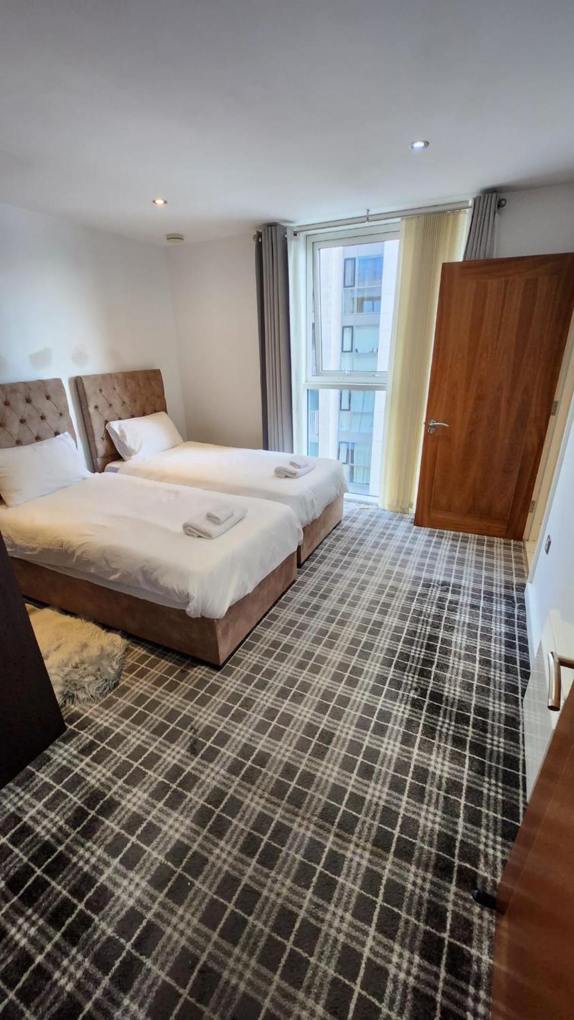 Luxury 2 Bed Apartment EXCEL London