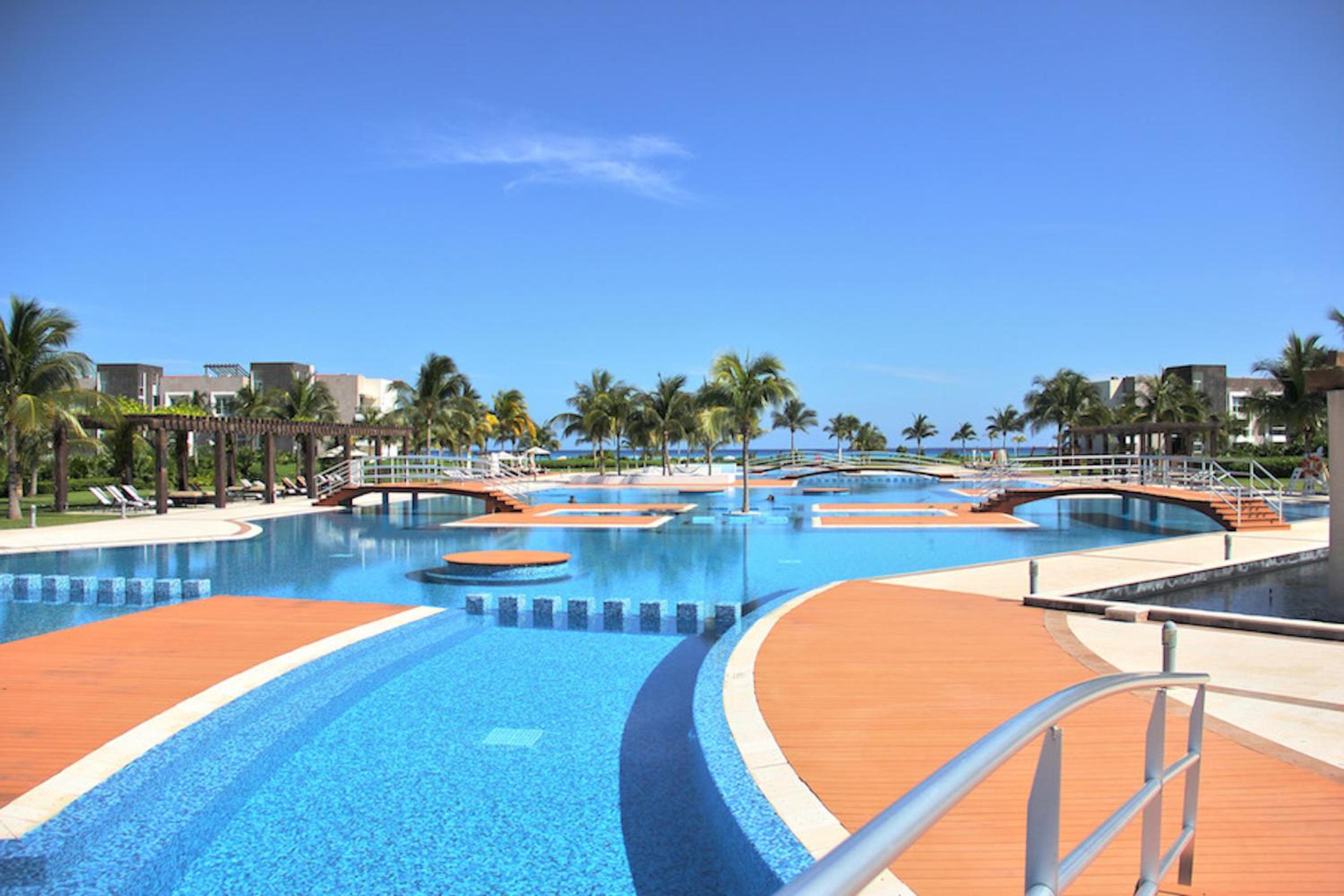 Luxury Condos at Mareazul Beachfront Complex with Resort-Style Amenities