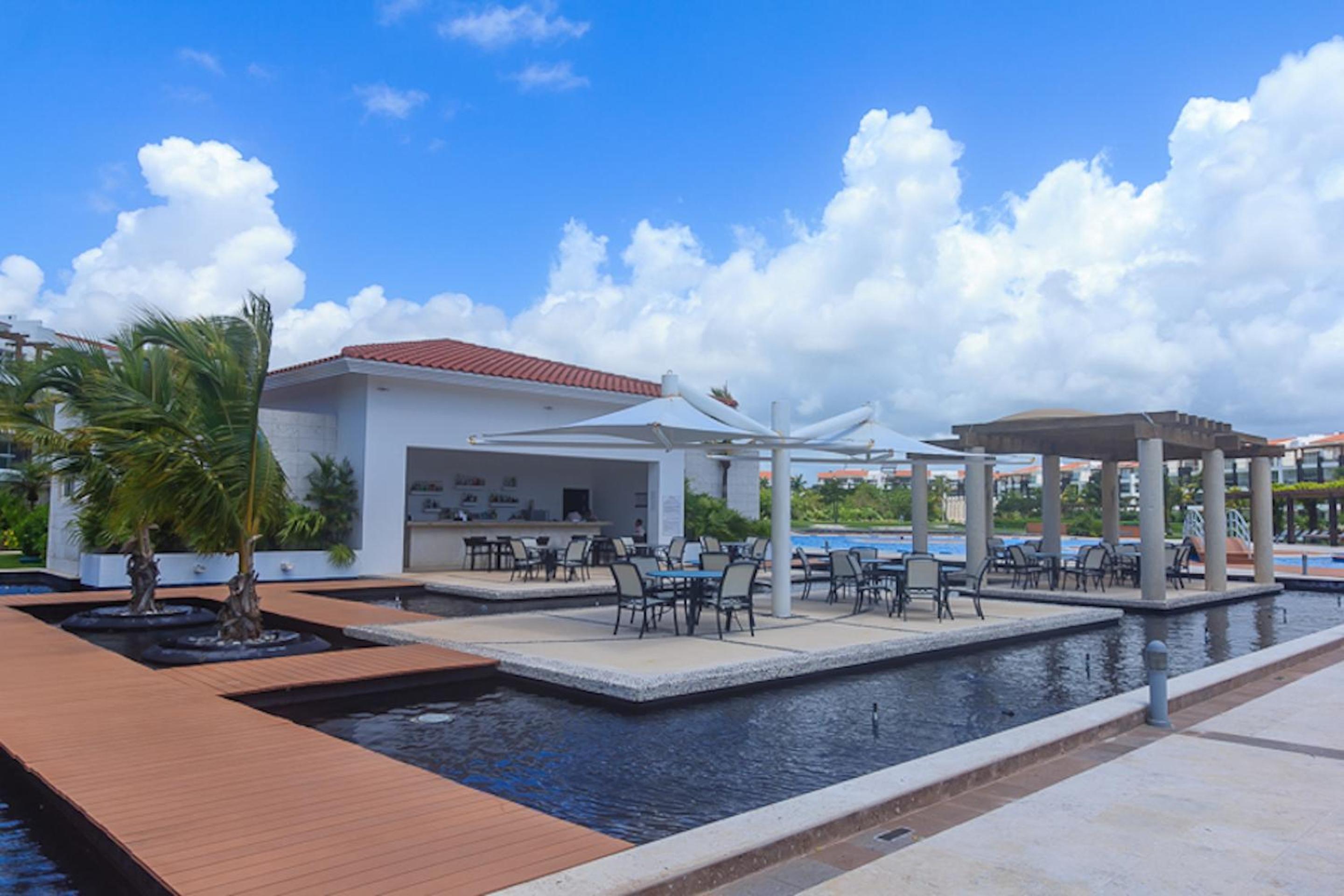 Luxury Condos at Mareazul Beachfront Complex with Resort-Style Amenities