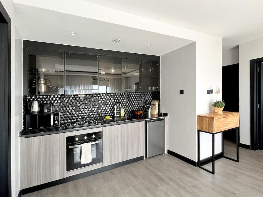 Beautiful 2 Br apartm. Westlands view 4