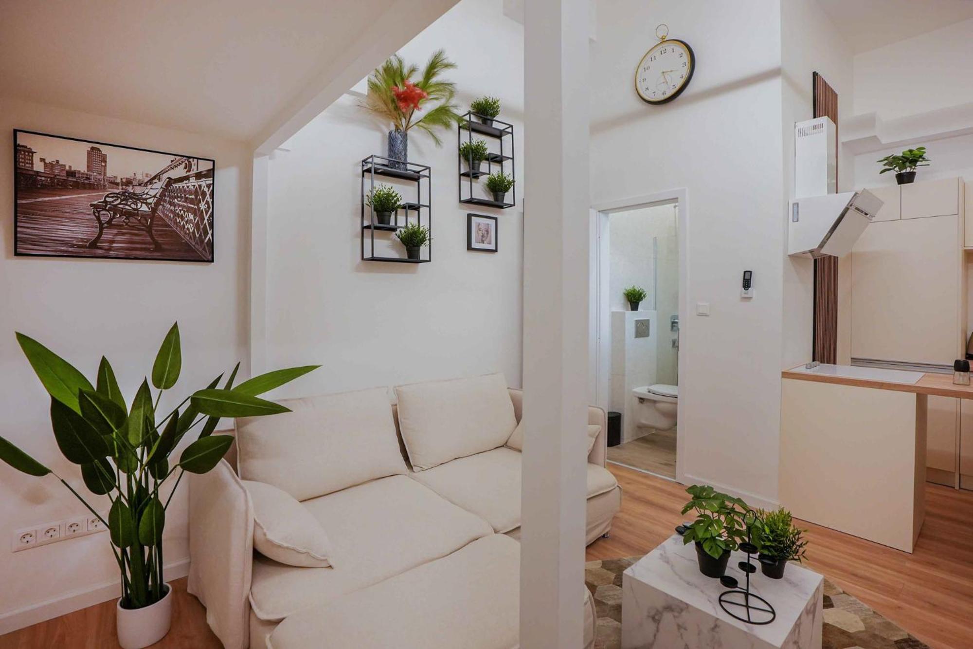 Greenlight Gallery by NW Apartments
