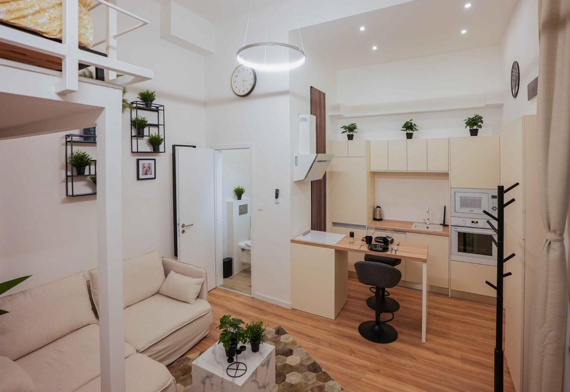 Greenlight Gallery by NW Apartments