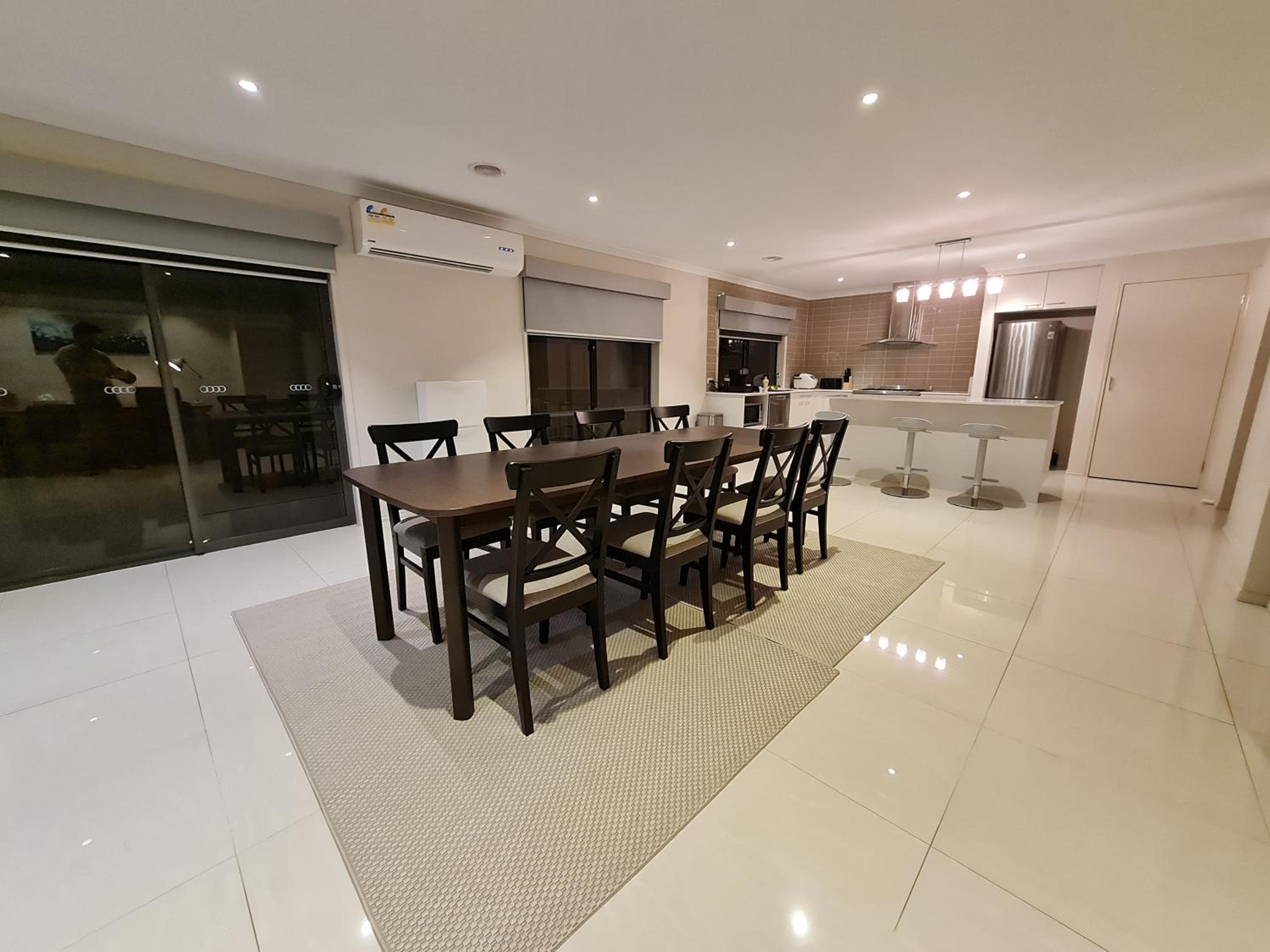 Stylish House in Geelong for Large Family or Group