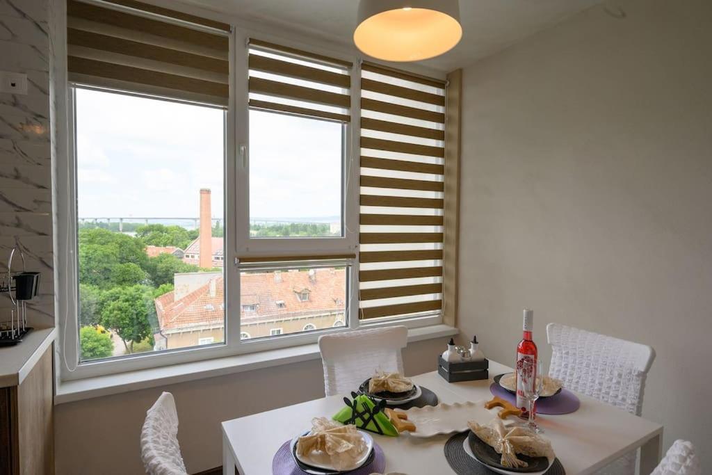 Sunset Luxury Apartment