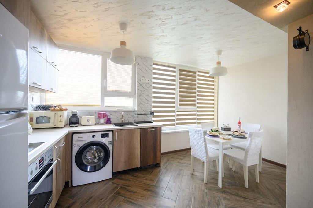 Sunset Luxury Apartment