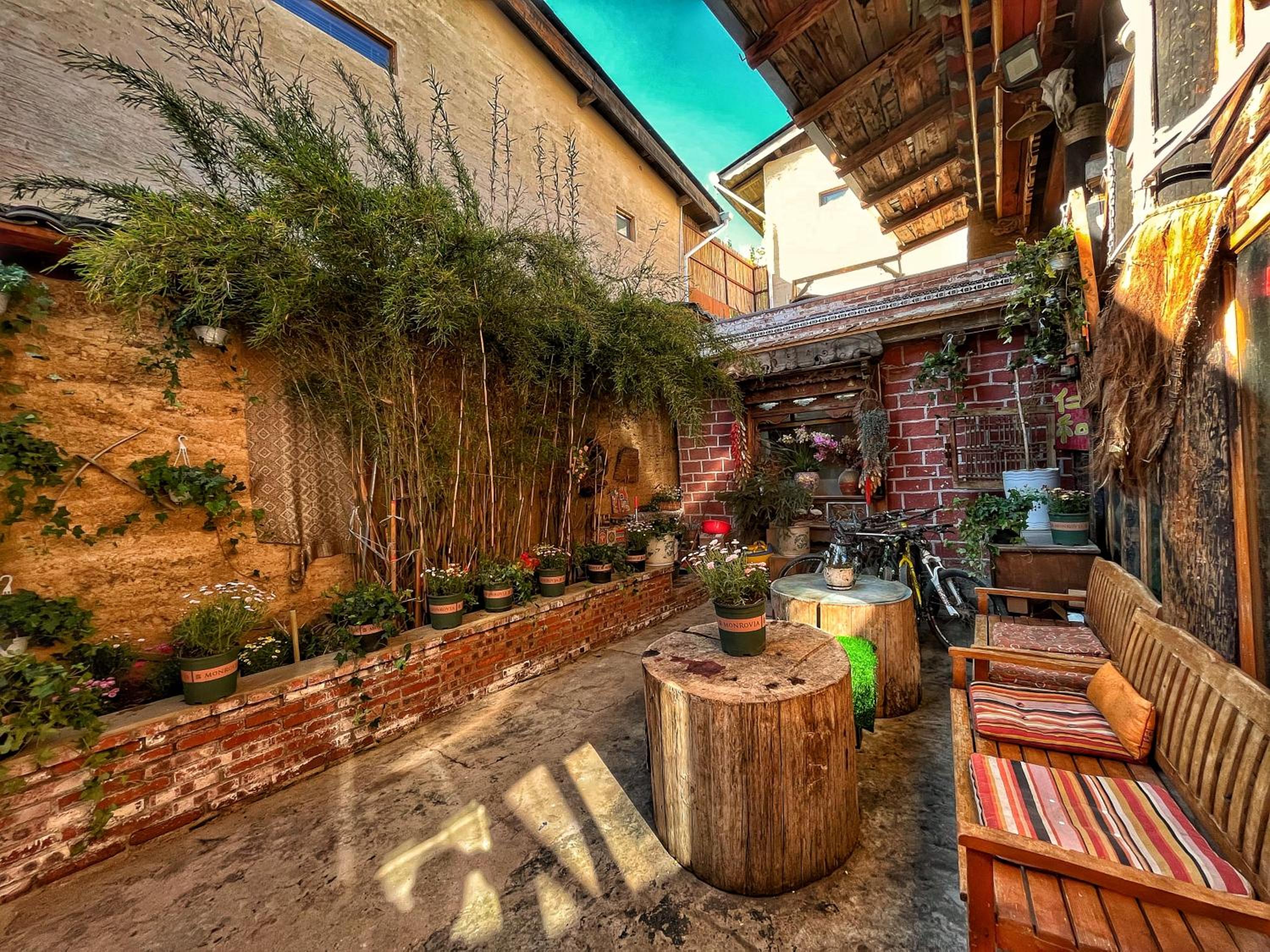 Tavern Hostel仁和客栈