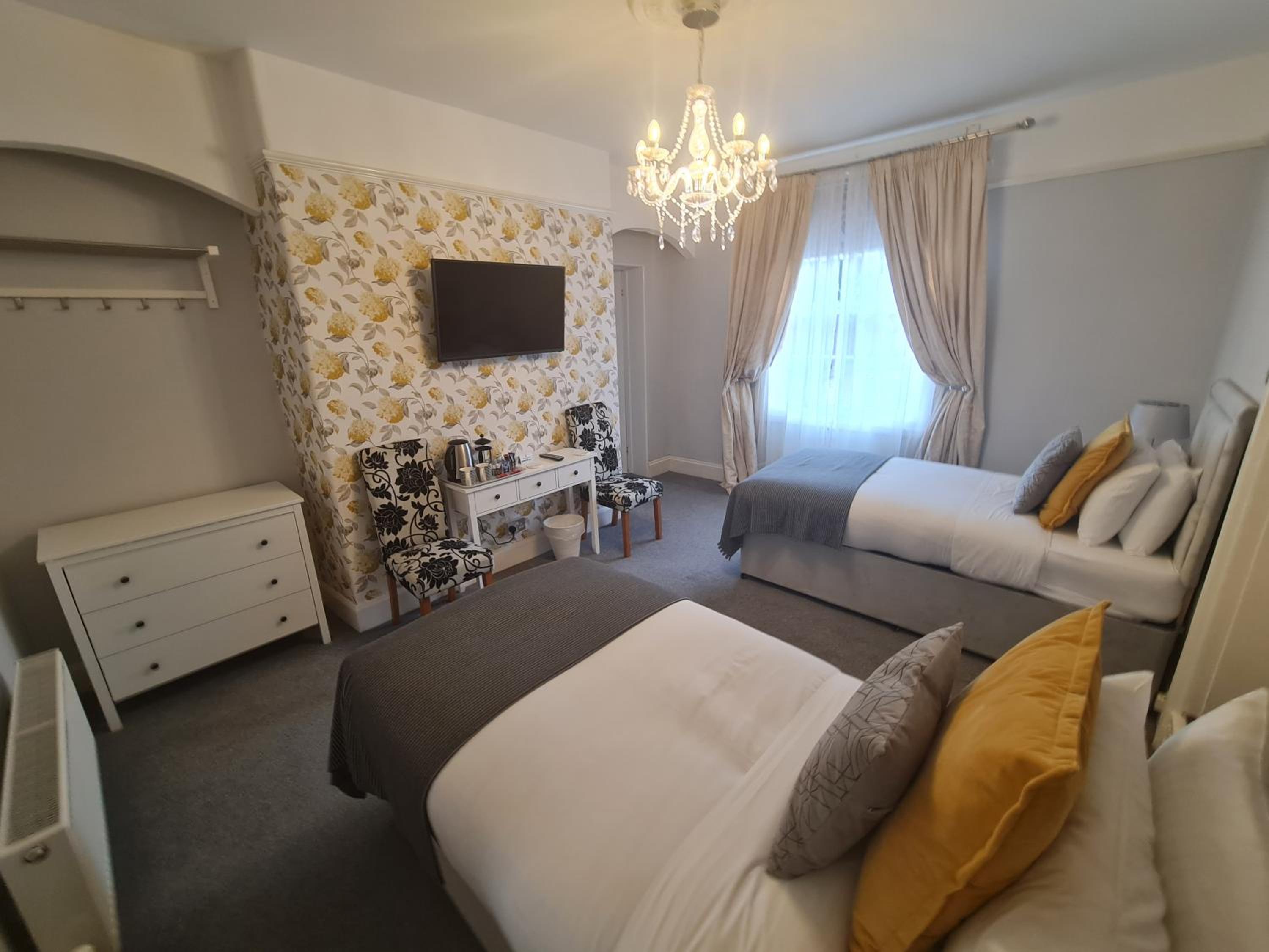 Beaufort Lodge - Central Location & Free Parking
