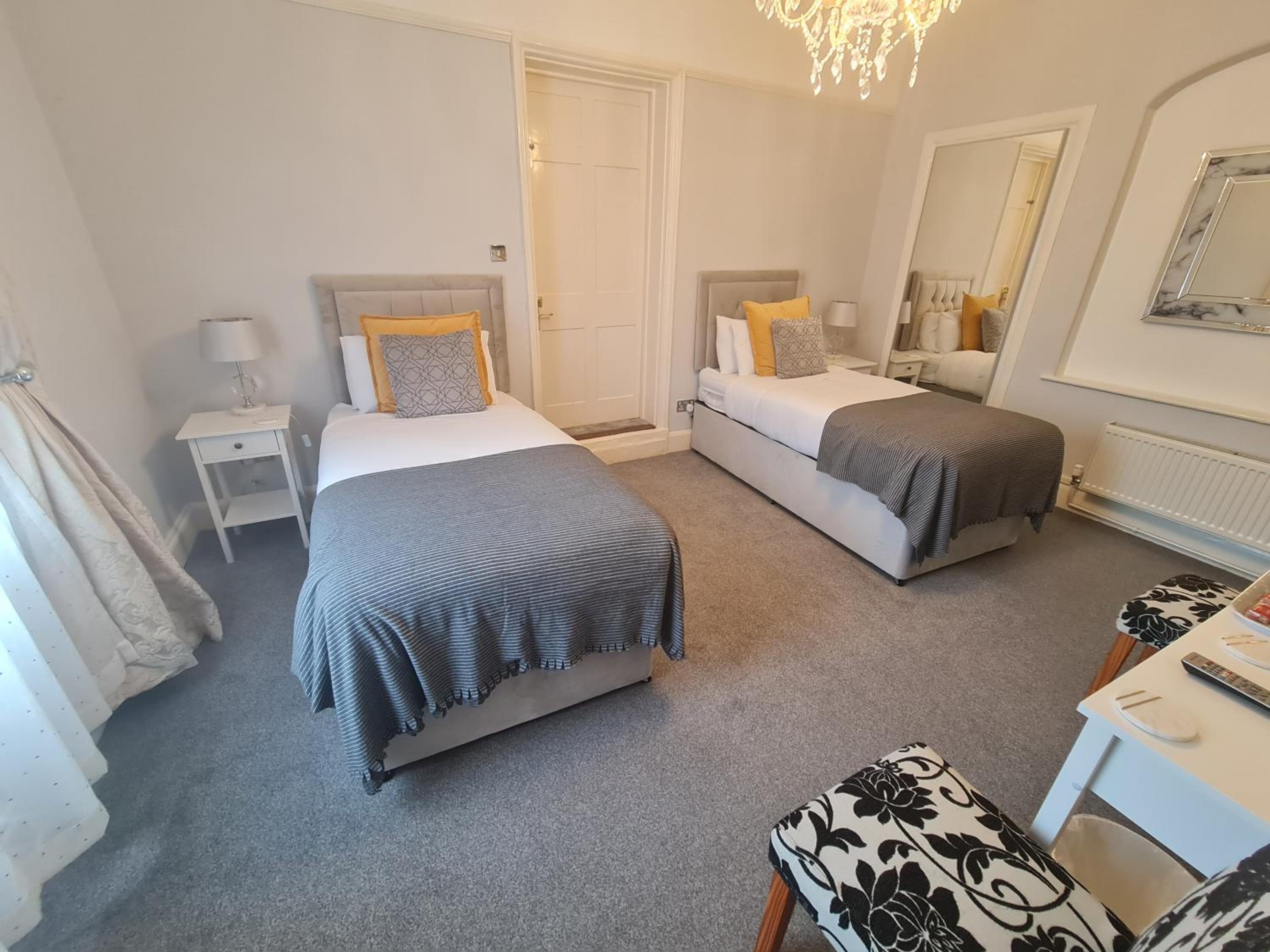 Beaufort Lodge - Central Location & Free Parking