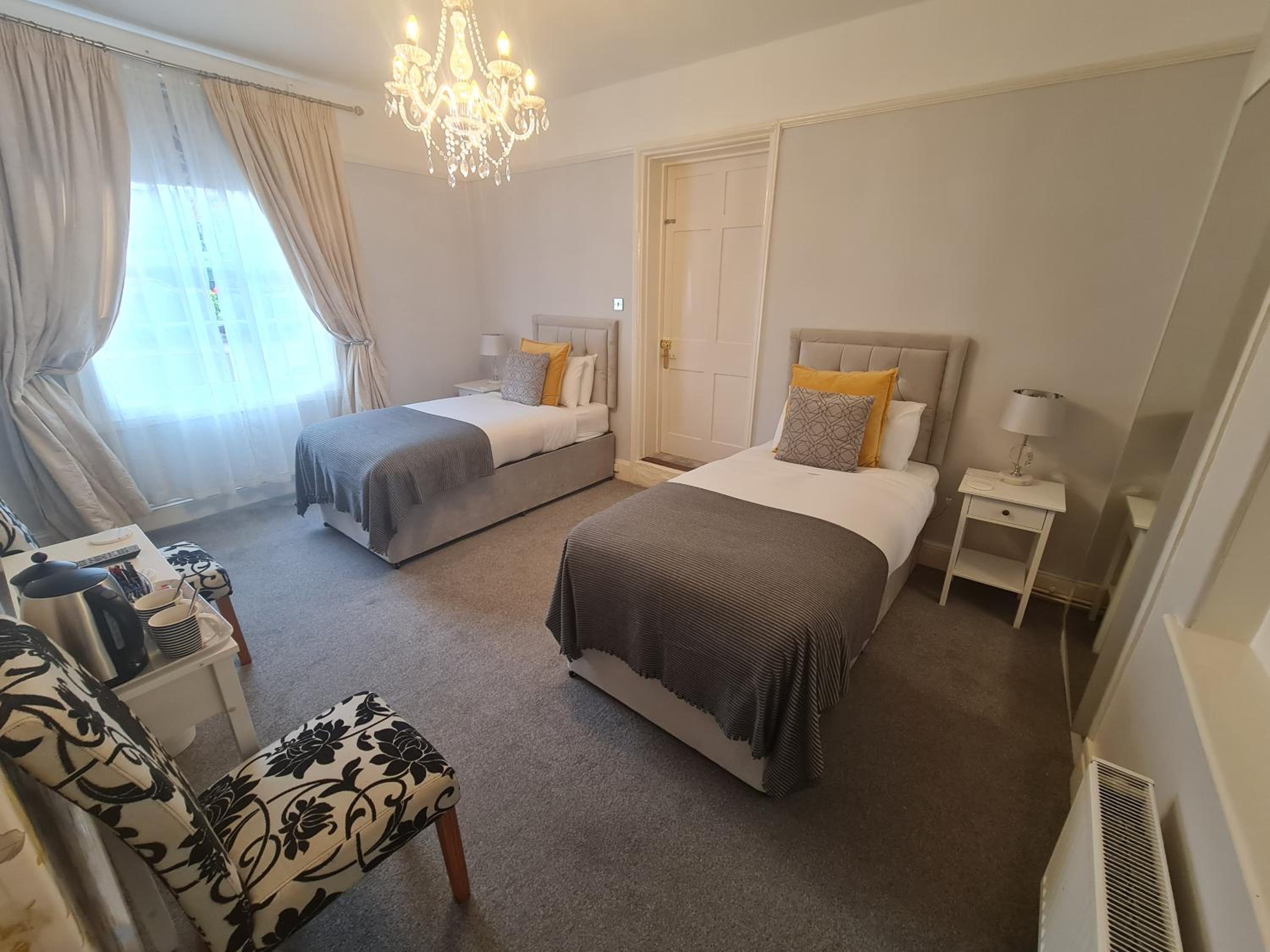 Beaufort Lodge - Central Location & Free Parking