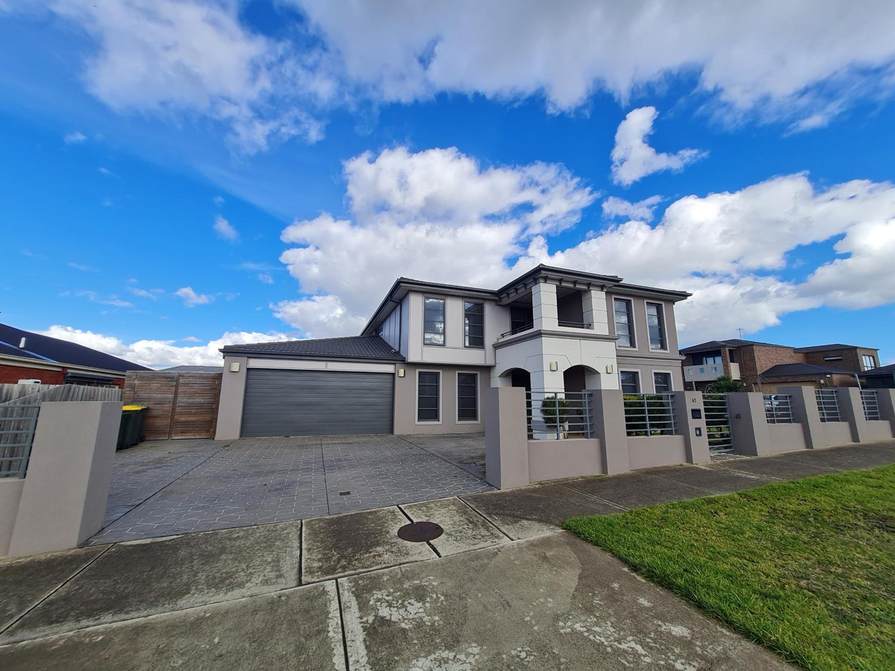 Stylish House in Geelong for Large Family or Group