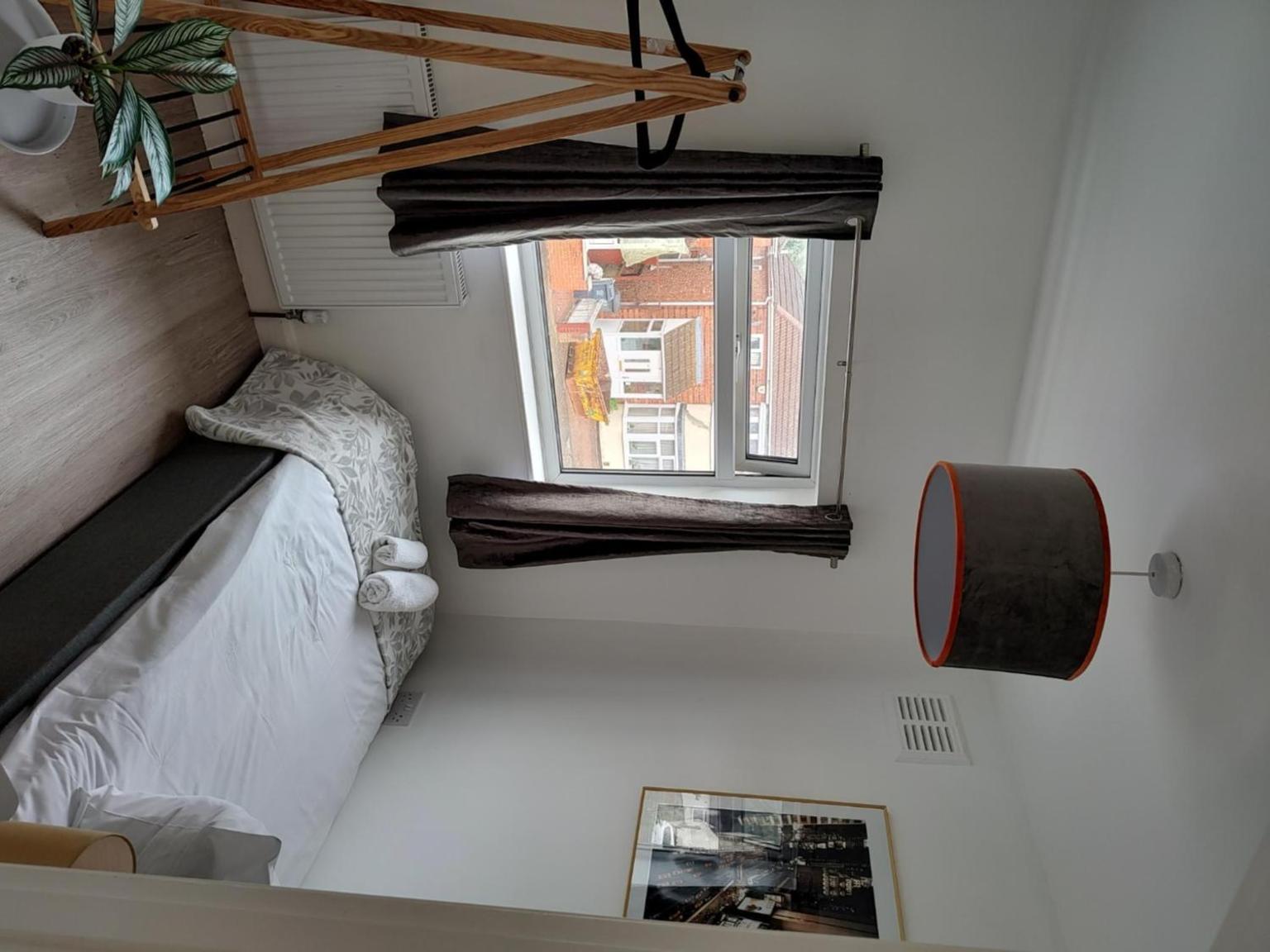 Wavertree Drive 3 bed contractor home in Leicester view 3