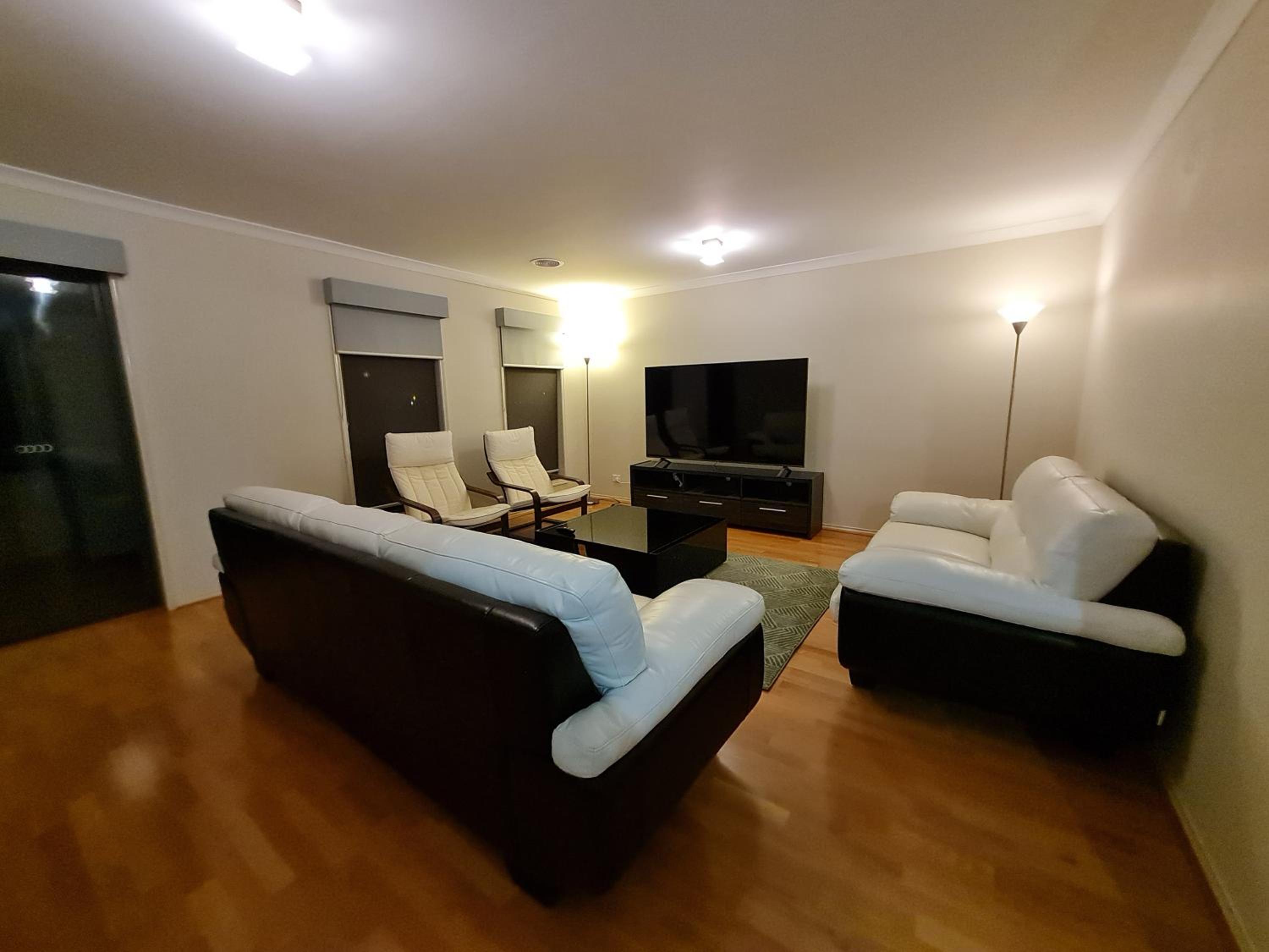 Stylish House in Geelong for Large Family or Group