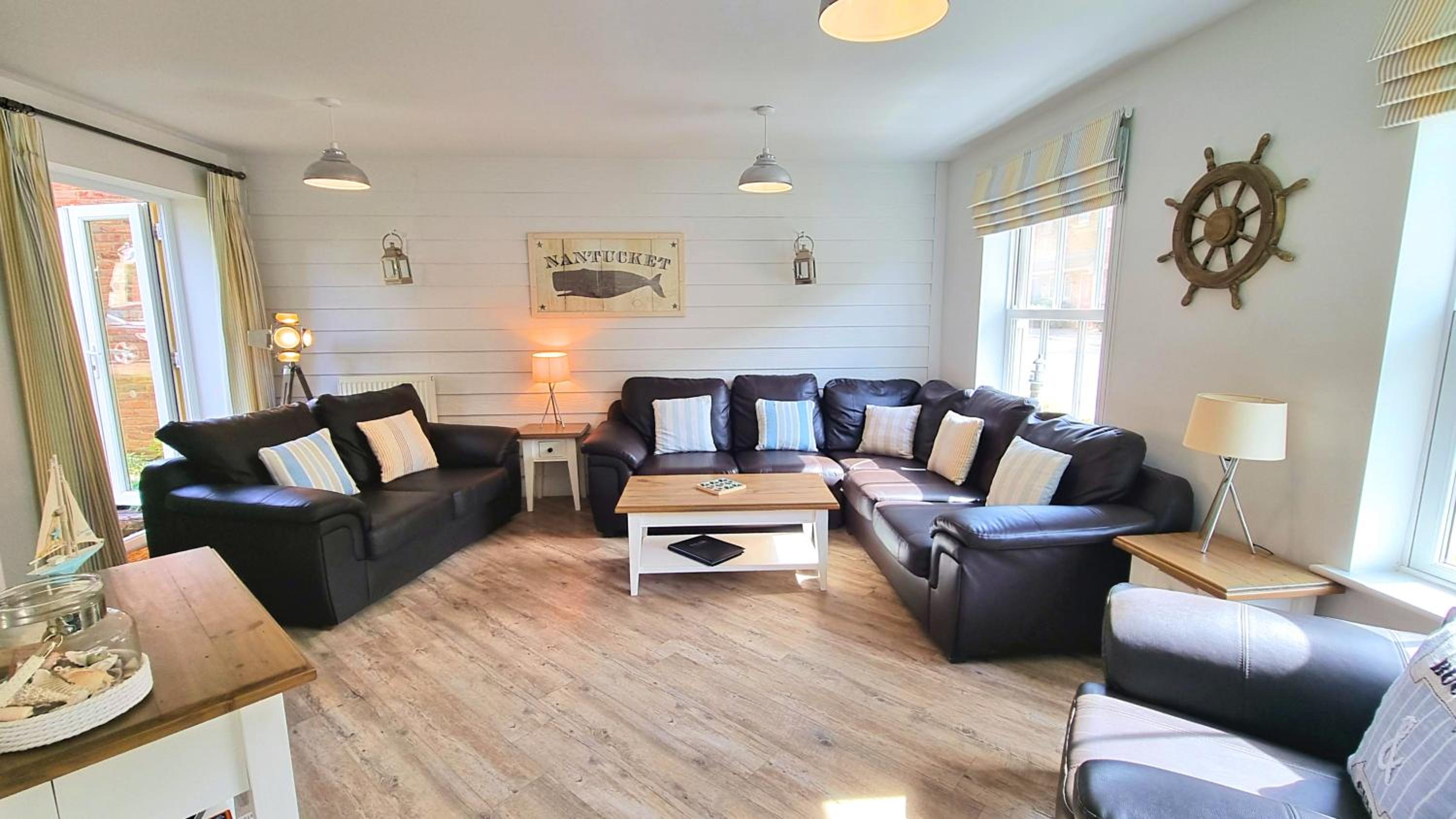 The Bay Filey - Corner Cottage view 2