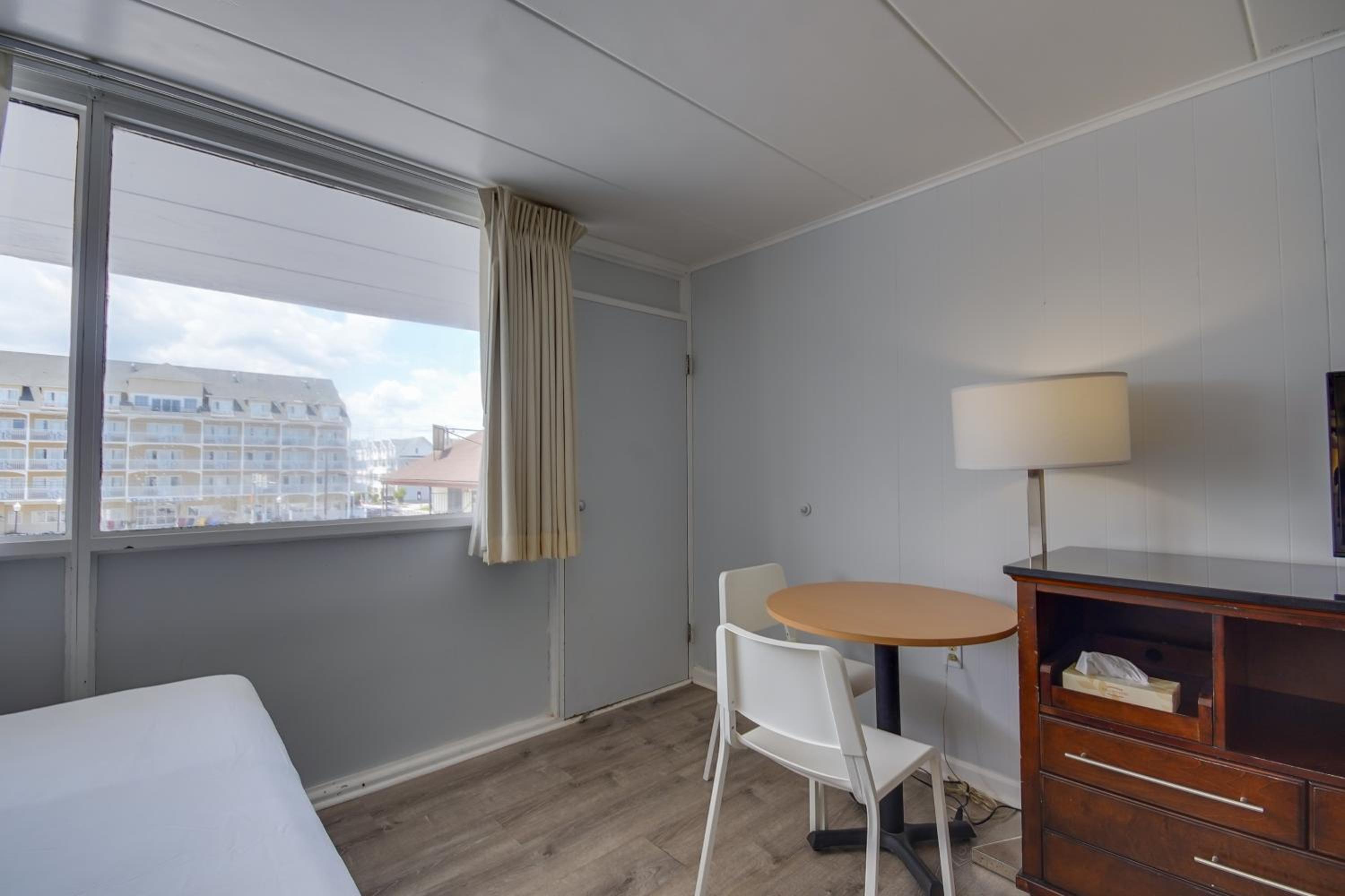 Rideau Oceanfront Motel