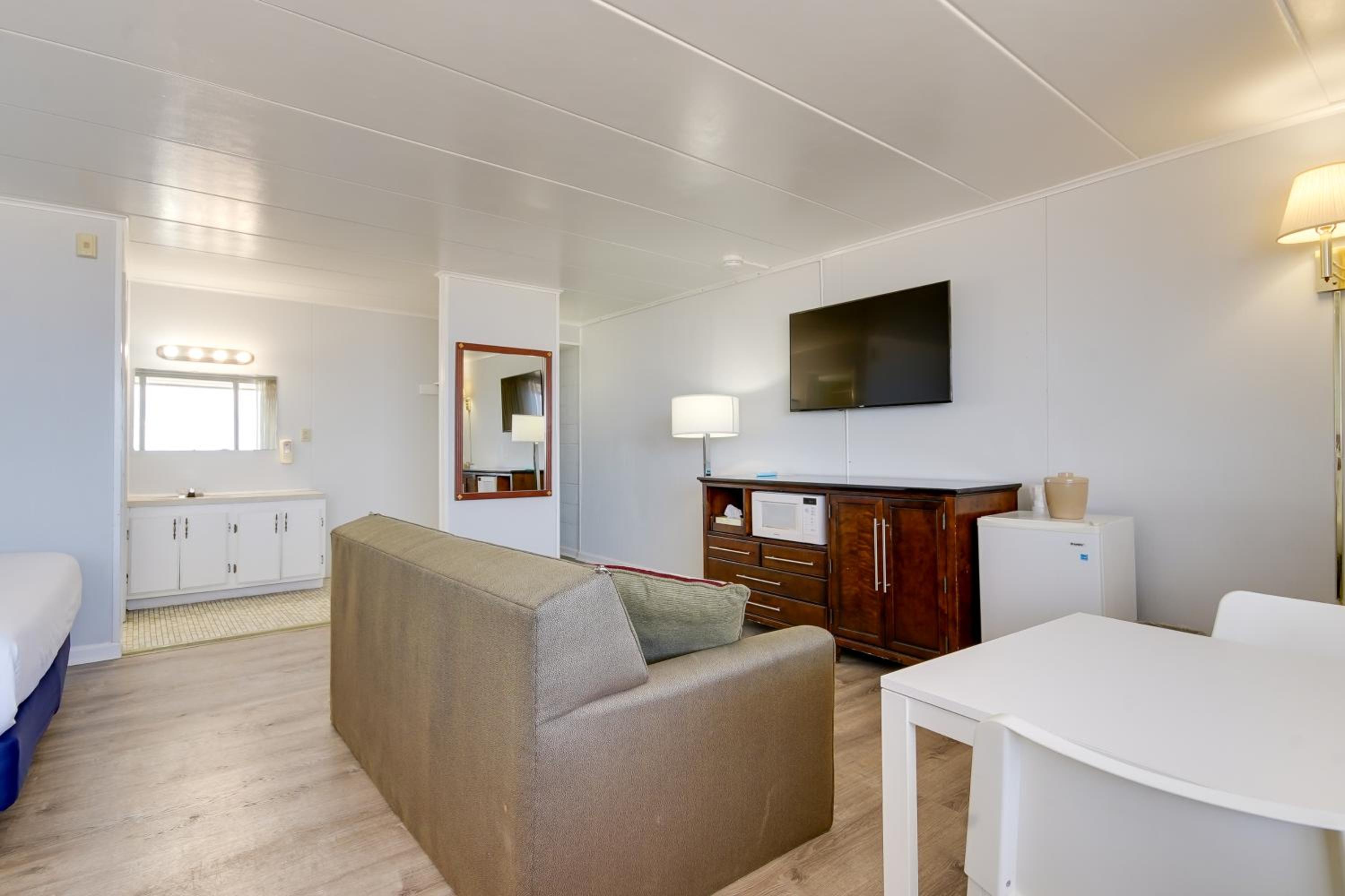 Rideau Oceanfront Motel