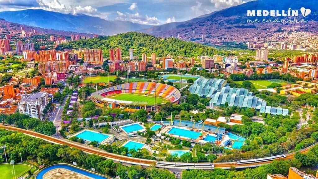 Apartamento laureles Estadio Medellín 203 balcon