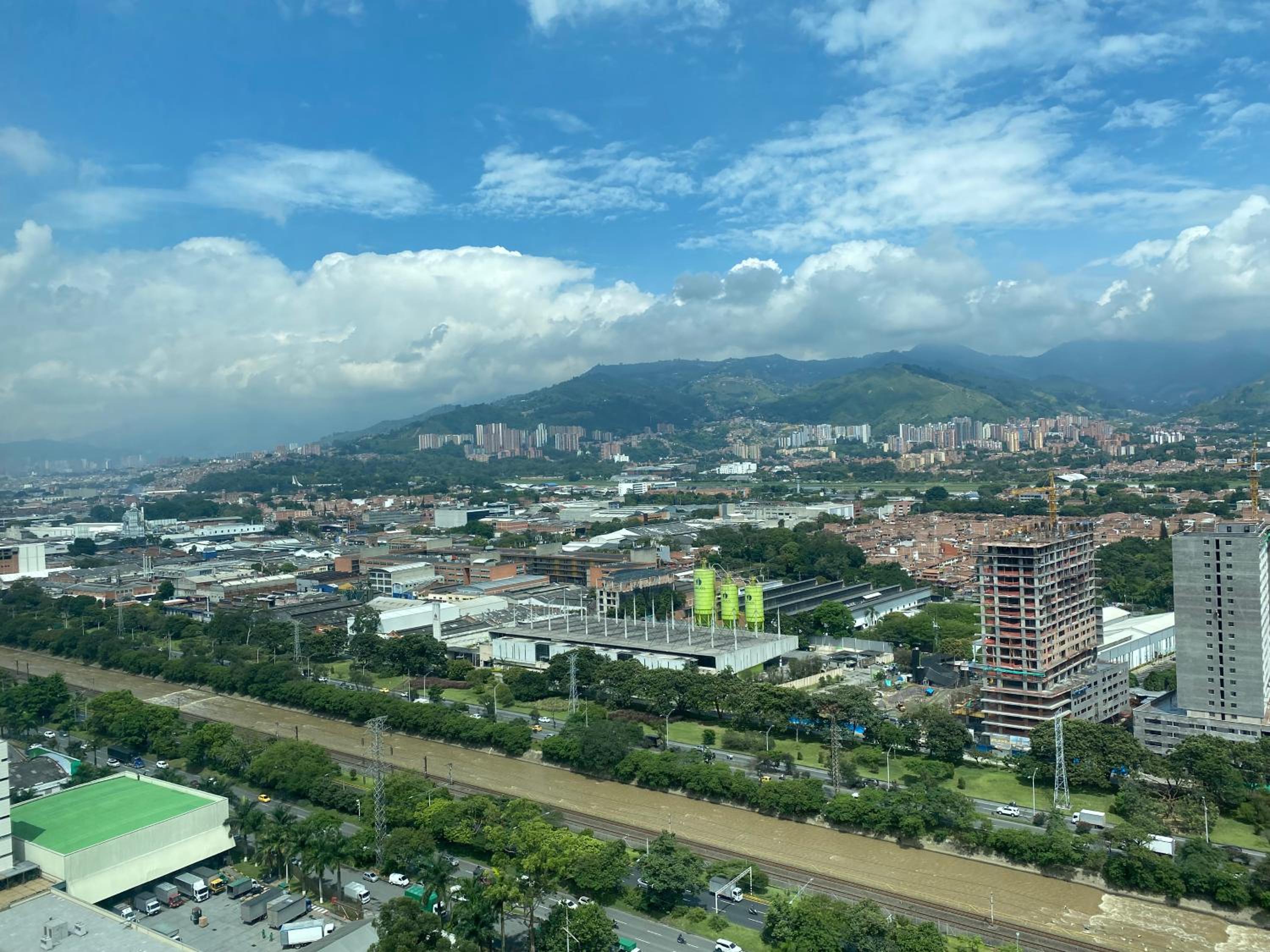 Apartamento laureles Estadio Medellín 203 balcon