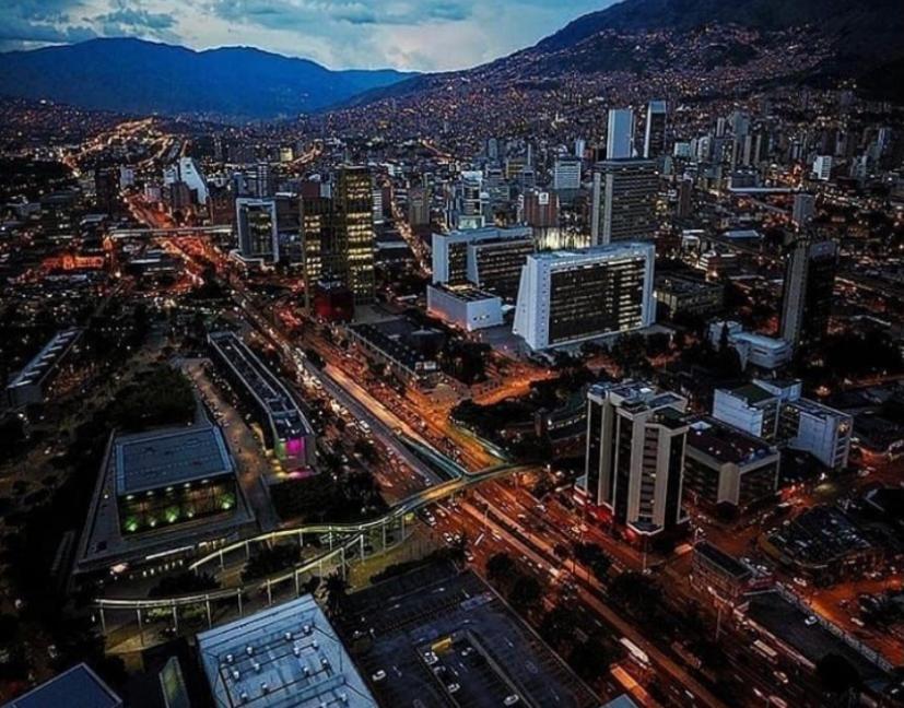 Apartamento laureles Estadio Medellín 203 balcon