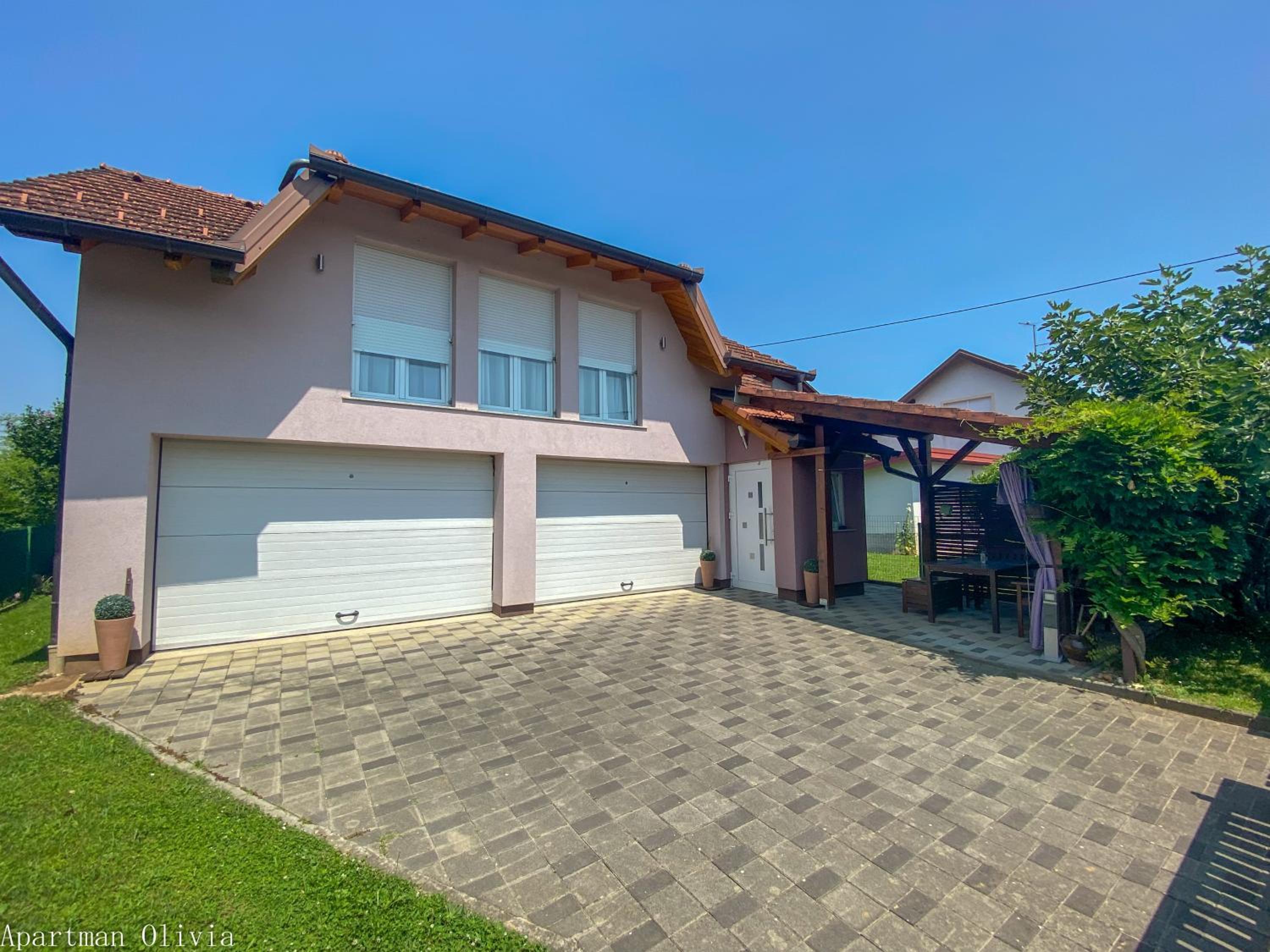 Hotel Apartman Olivia - Image 1