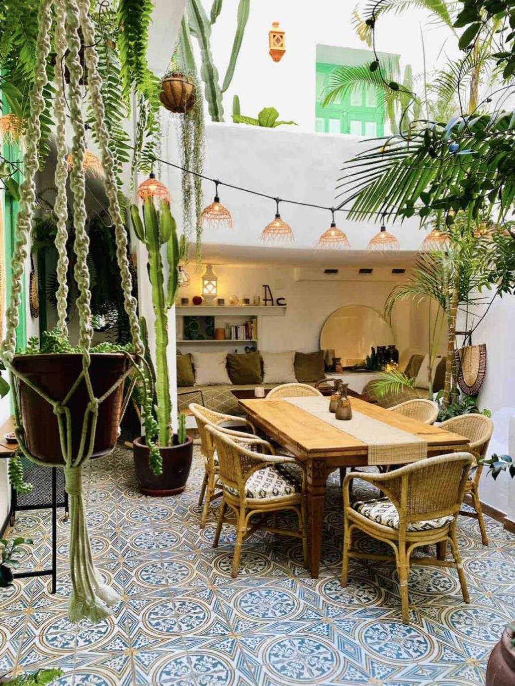 dining