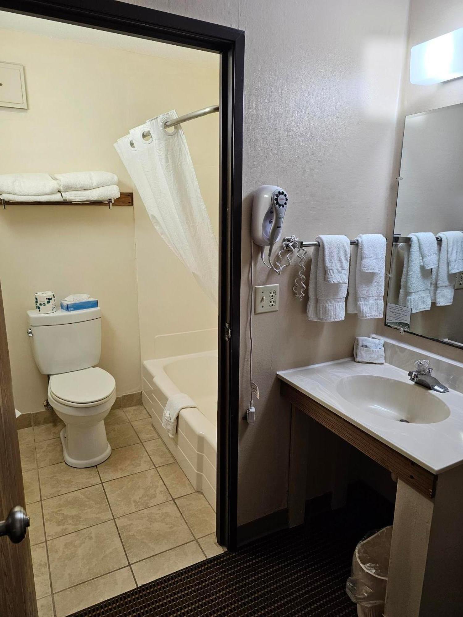 Crookston Inn & Convention Center