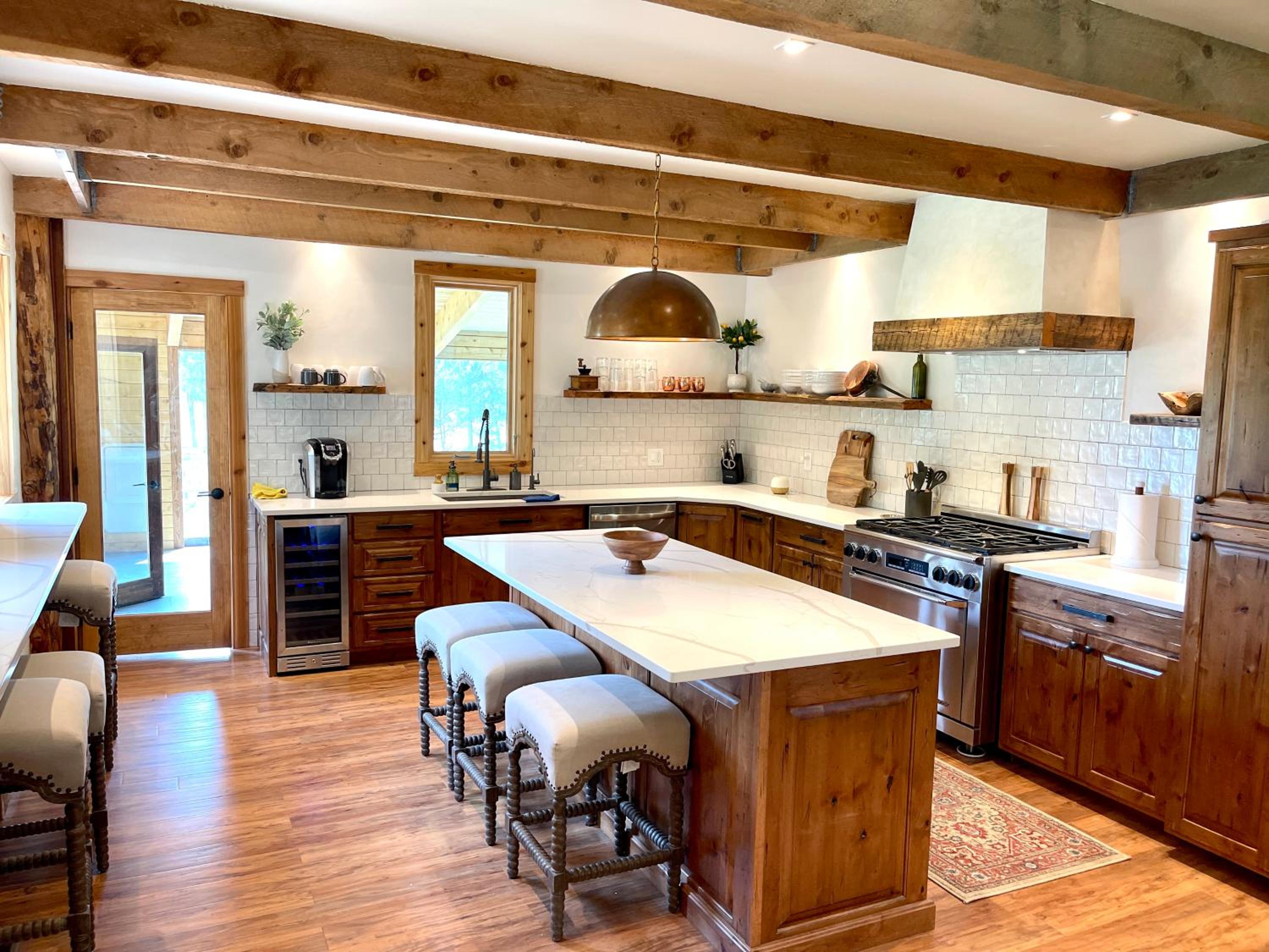Bear Lodge with private Pool, Hottub, and Sauna! - Property Image 3