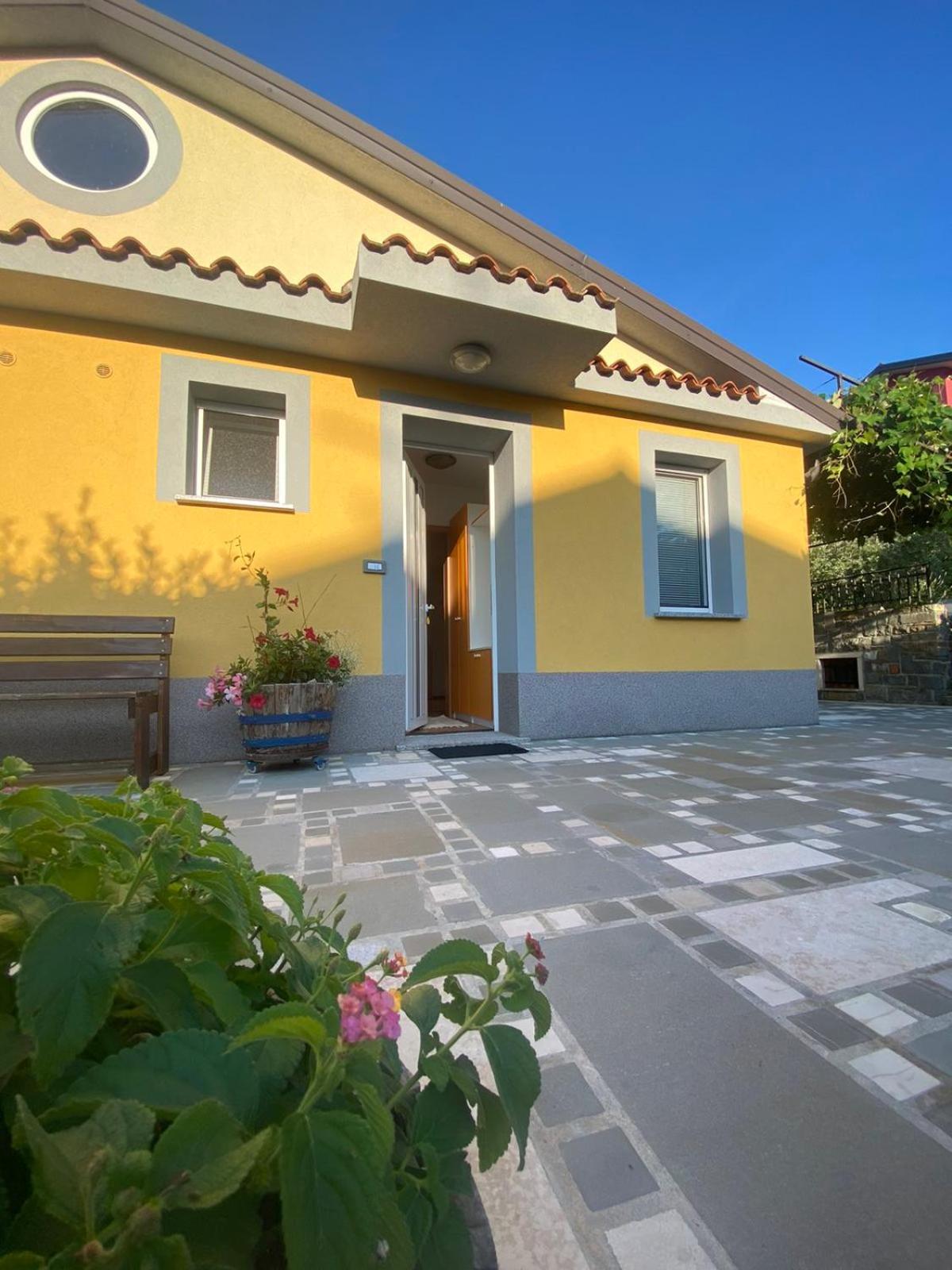 Apartma Brnistra Ginestra view 2